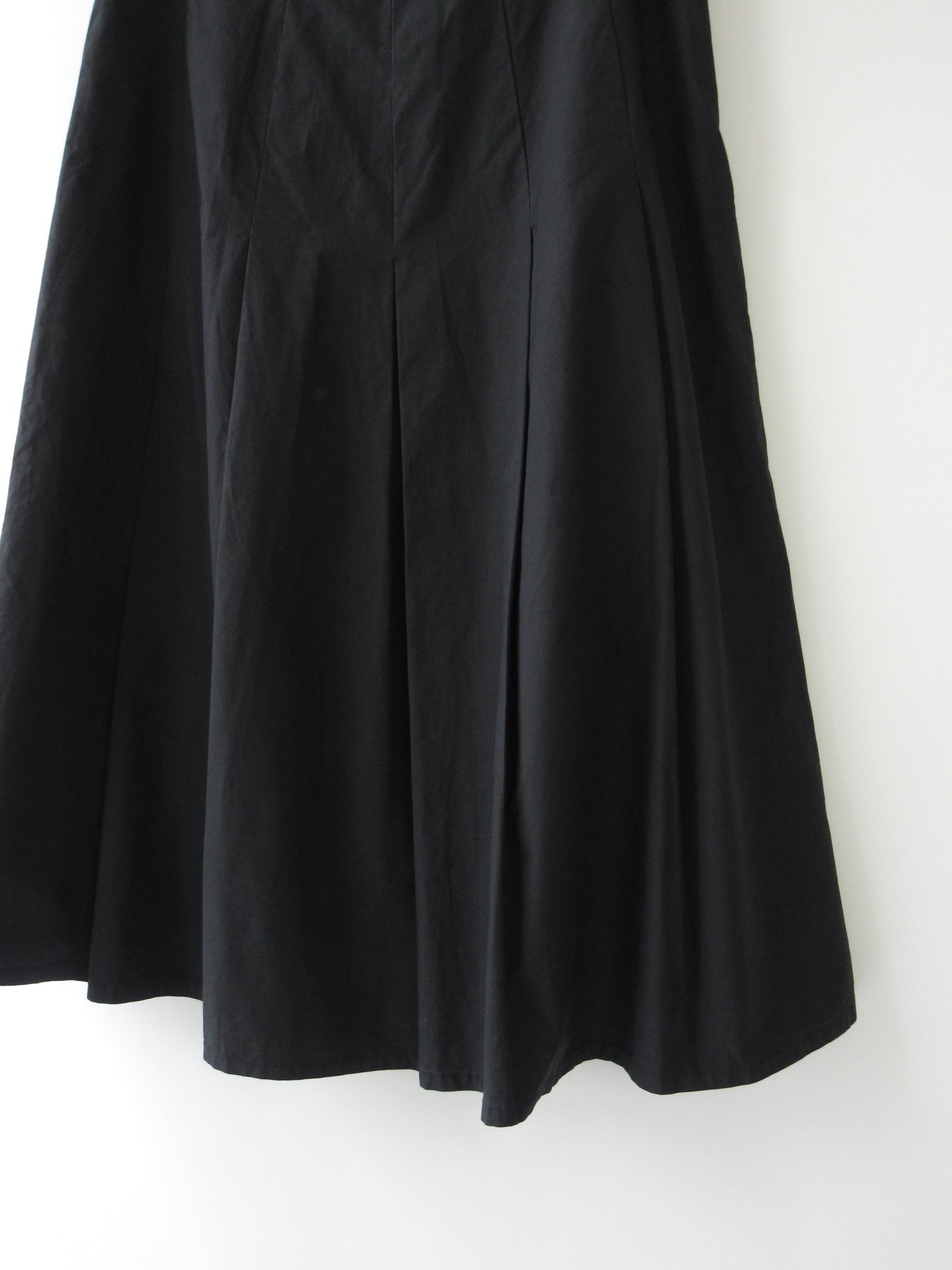 wide pleats skirt