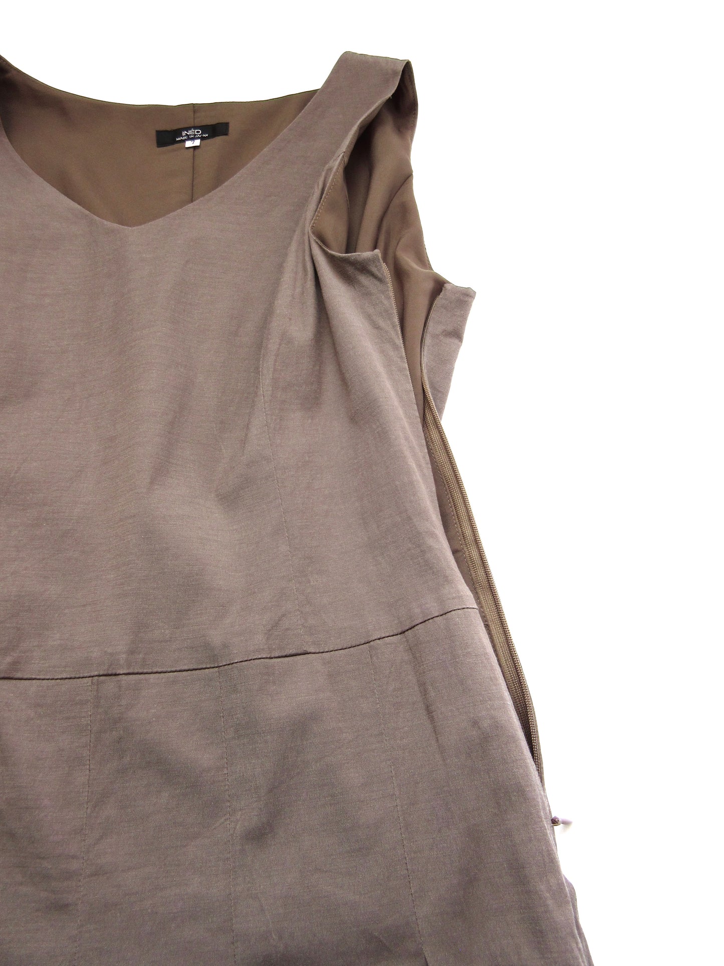 pleated dress with ribbon