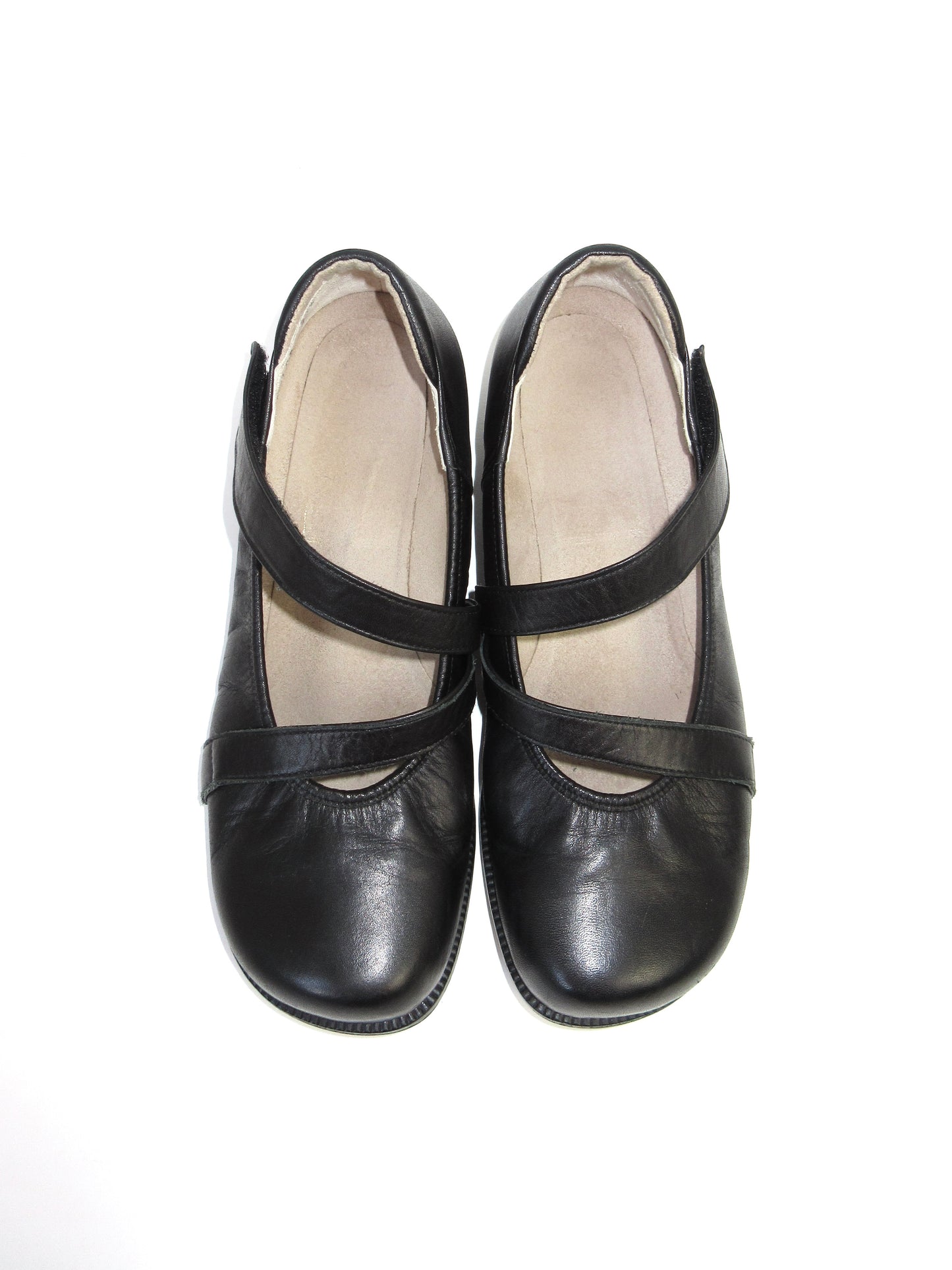 round toe leather shoes