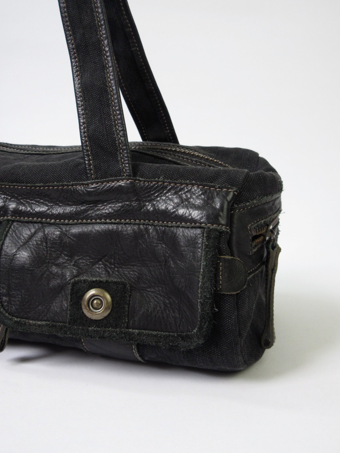 grunge mood boston bag