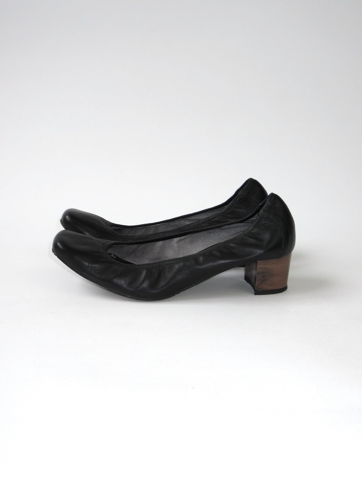 unique toe pumps