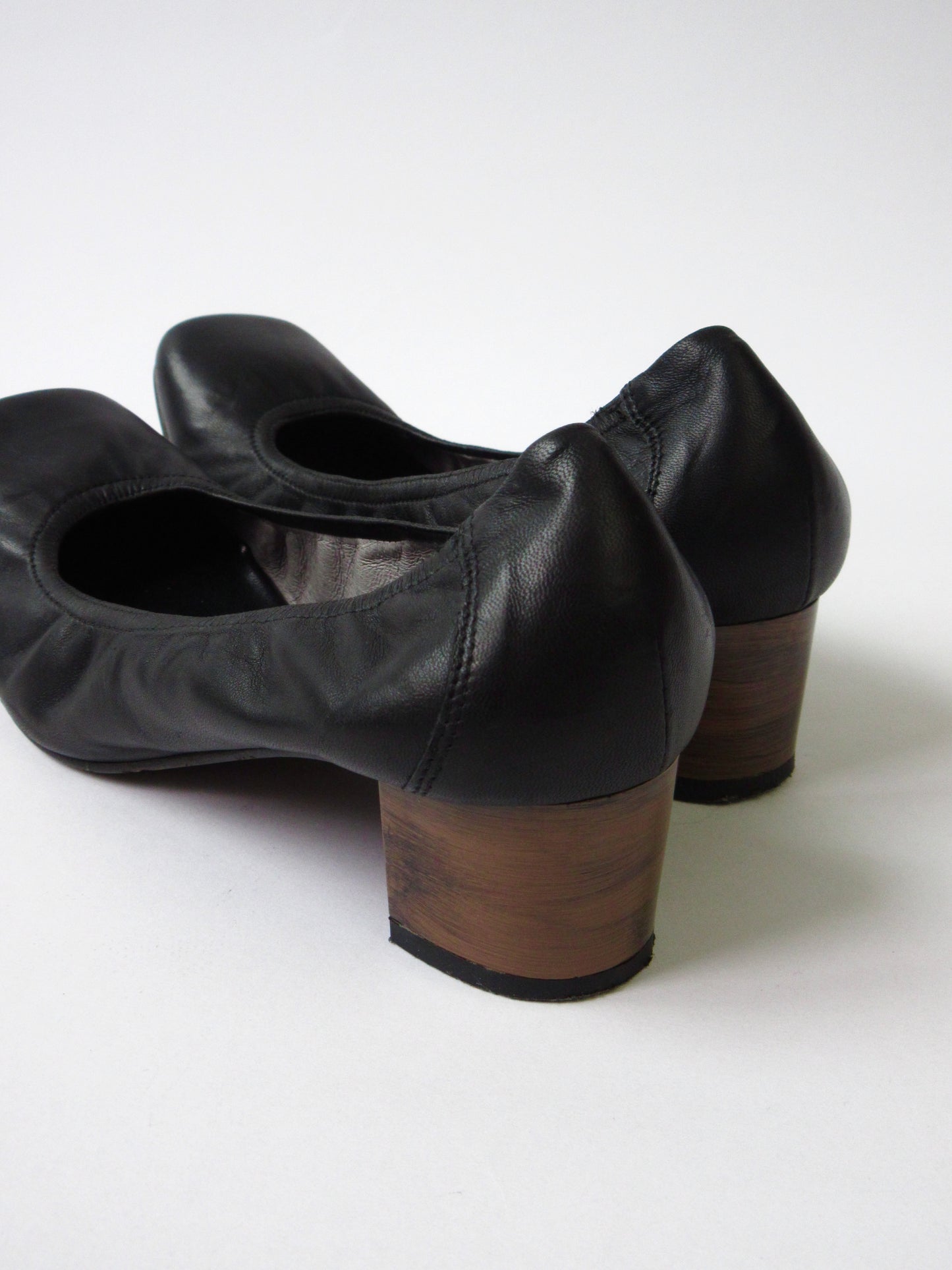 unique toe pumps