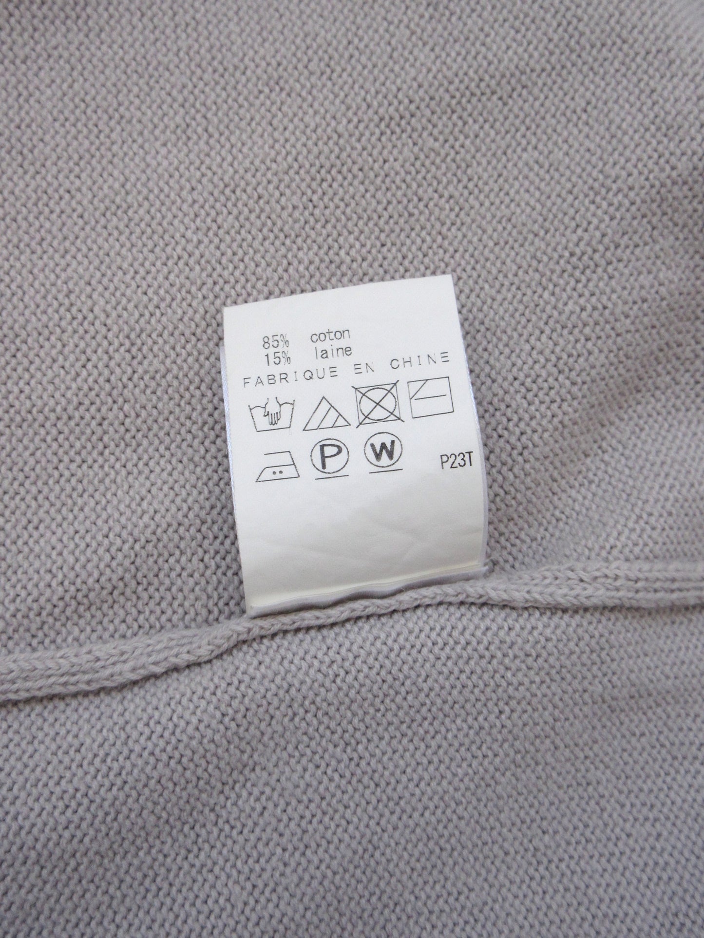 pale color back hole cotton knit