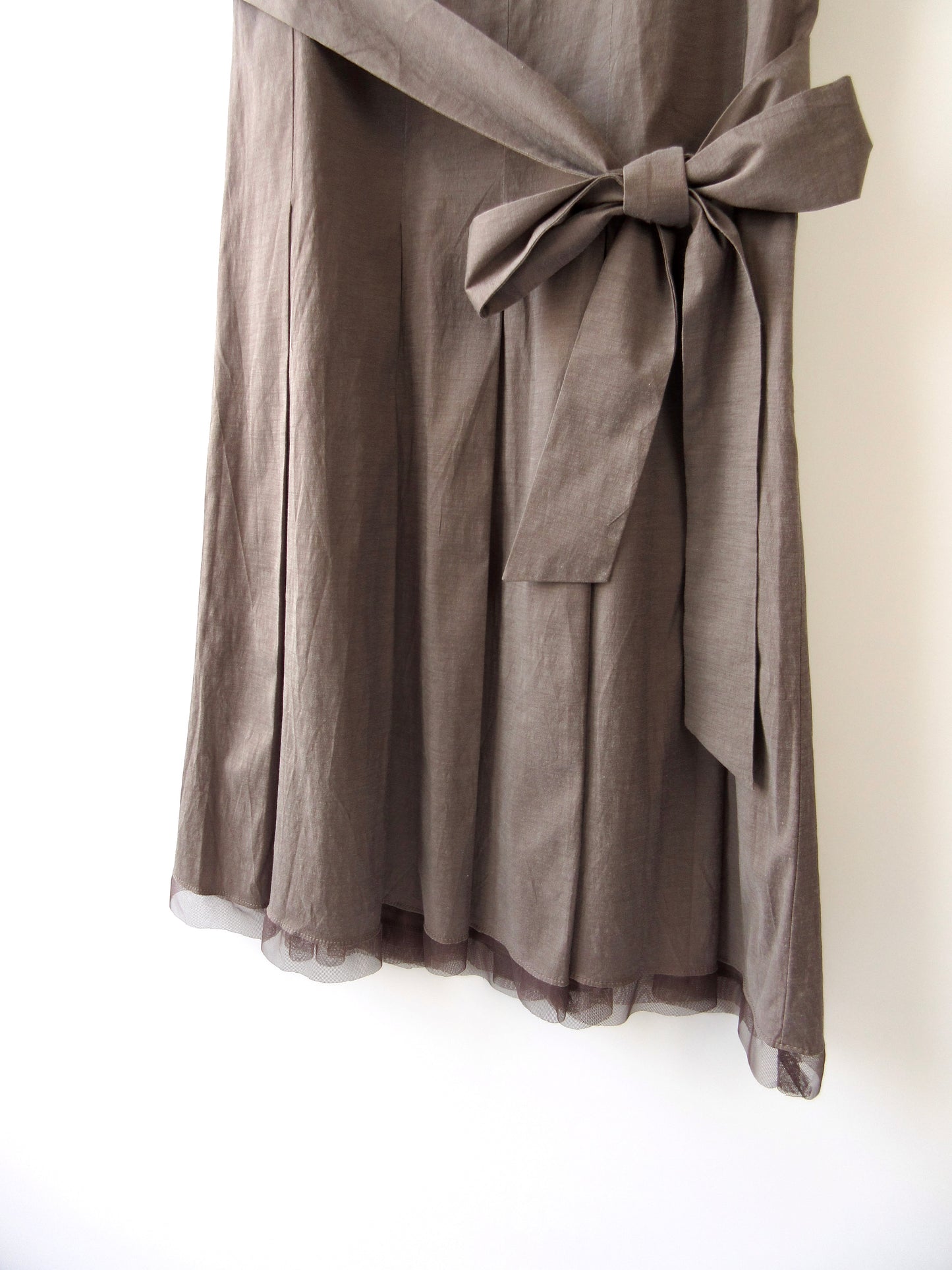 pleated dress with ribbon