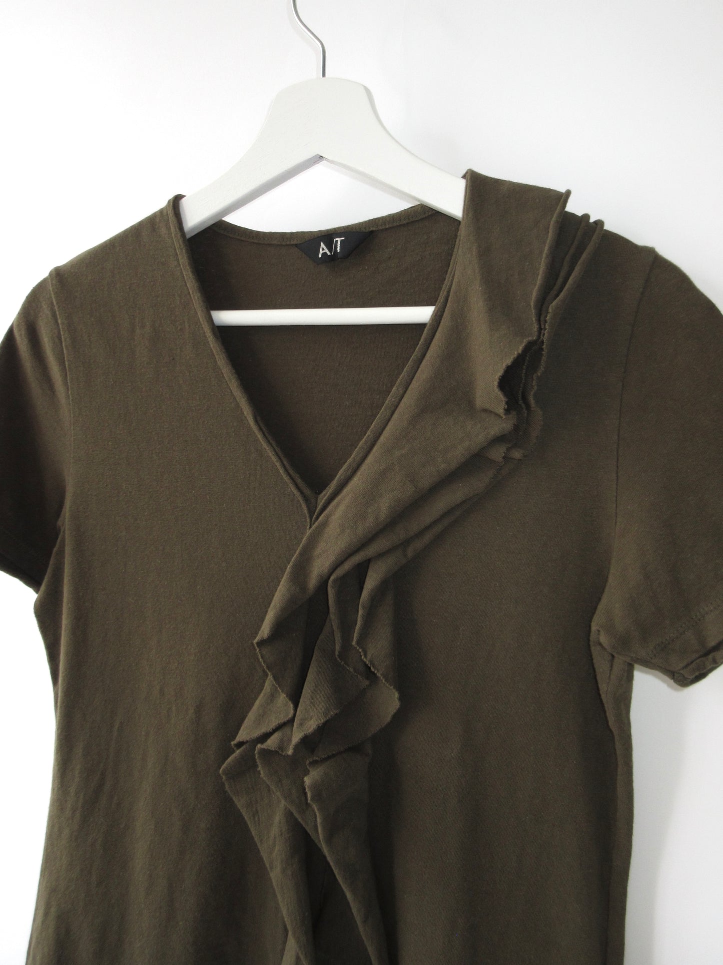 A/T frill design v neck top