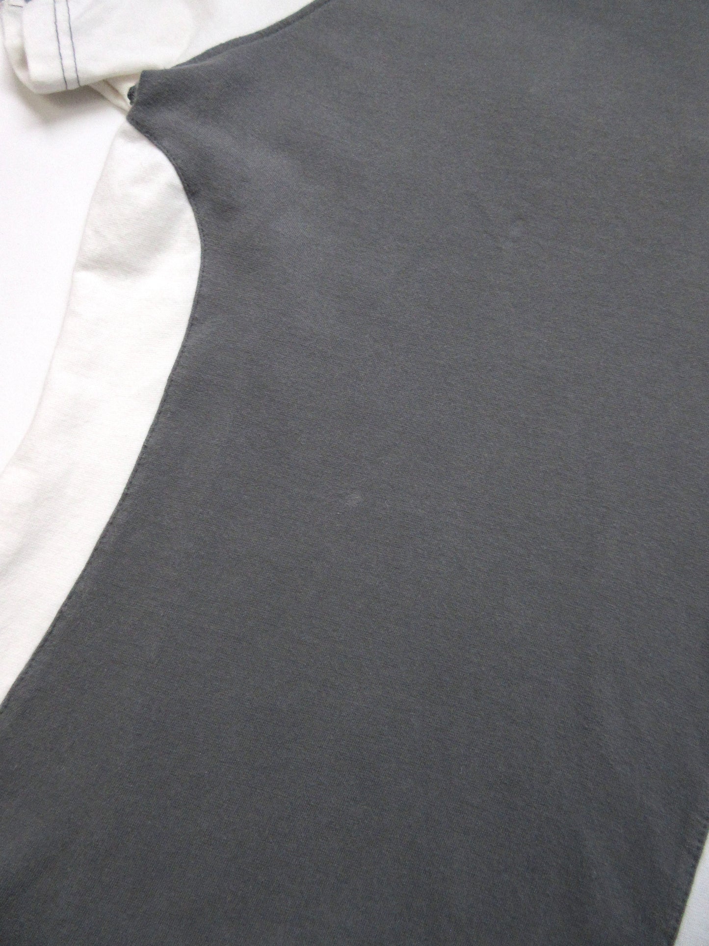 【used】emblem colorblock t-shirt