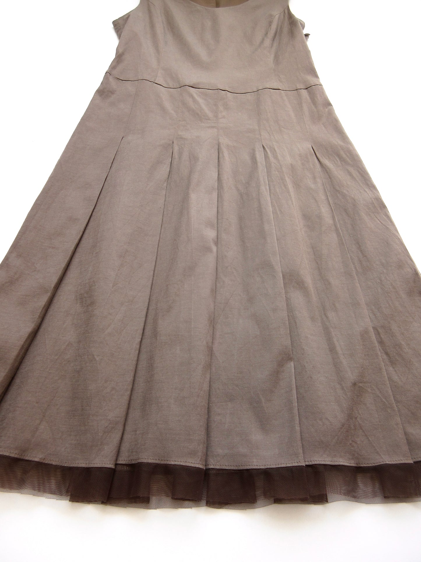 pleated dress with ribbon