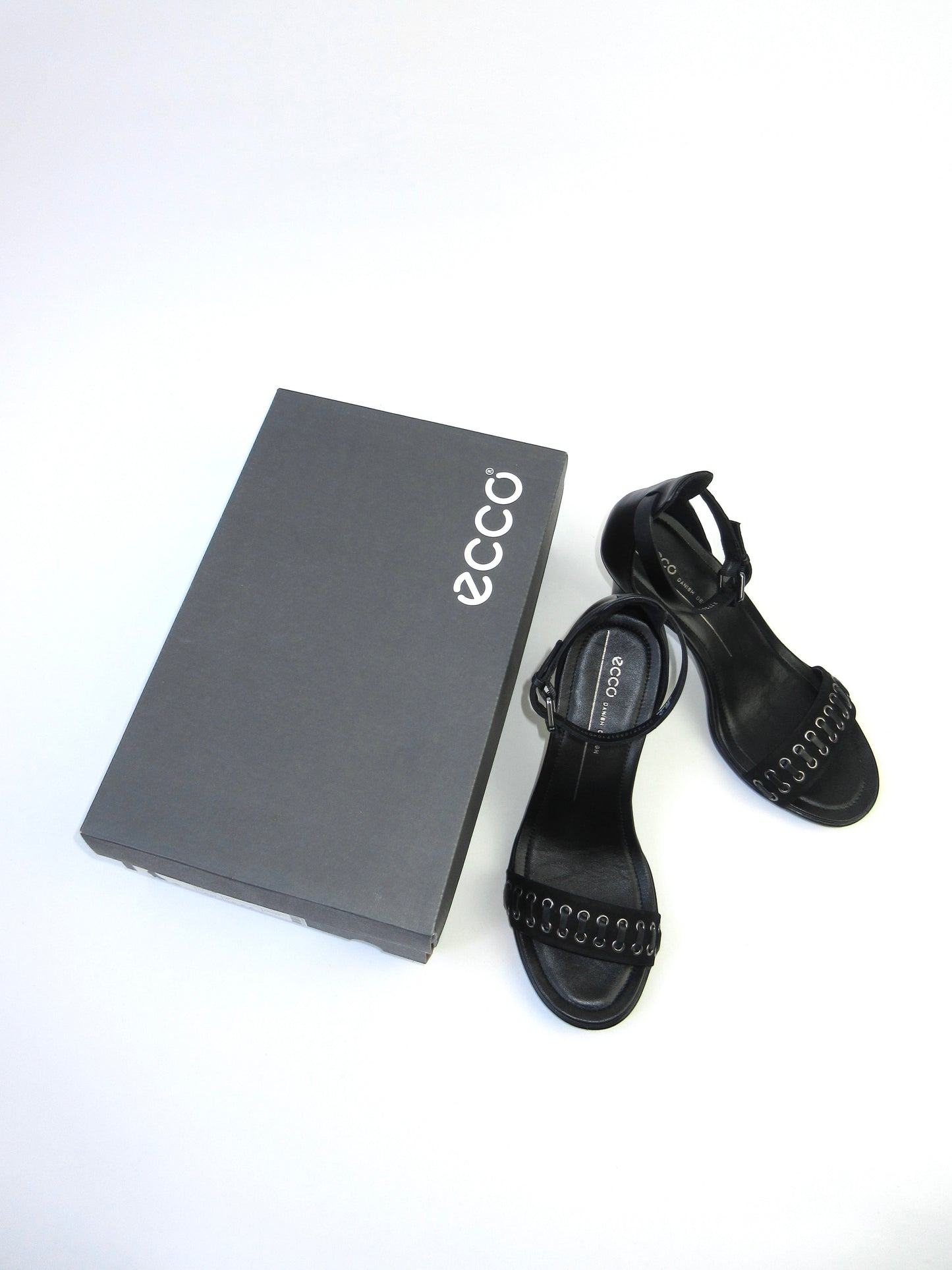 ecco eyelet design heels