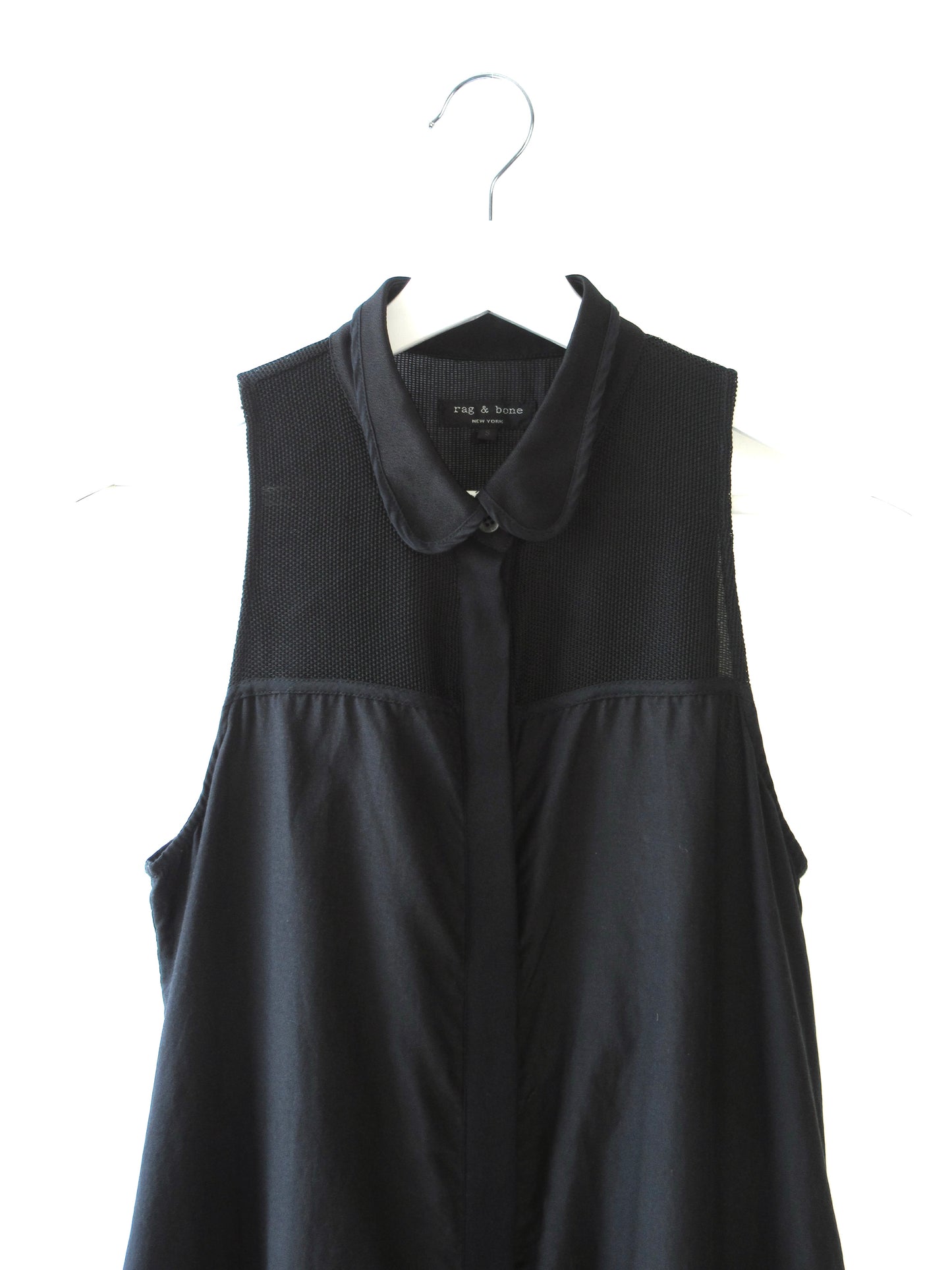 sleeveless black dress