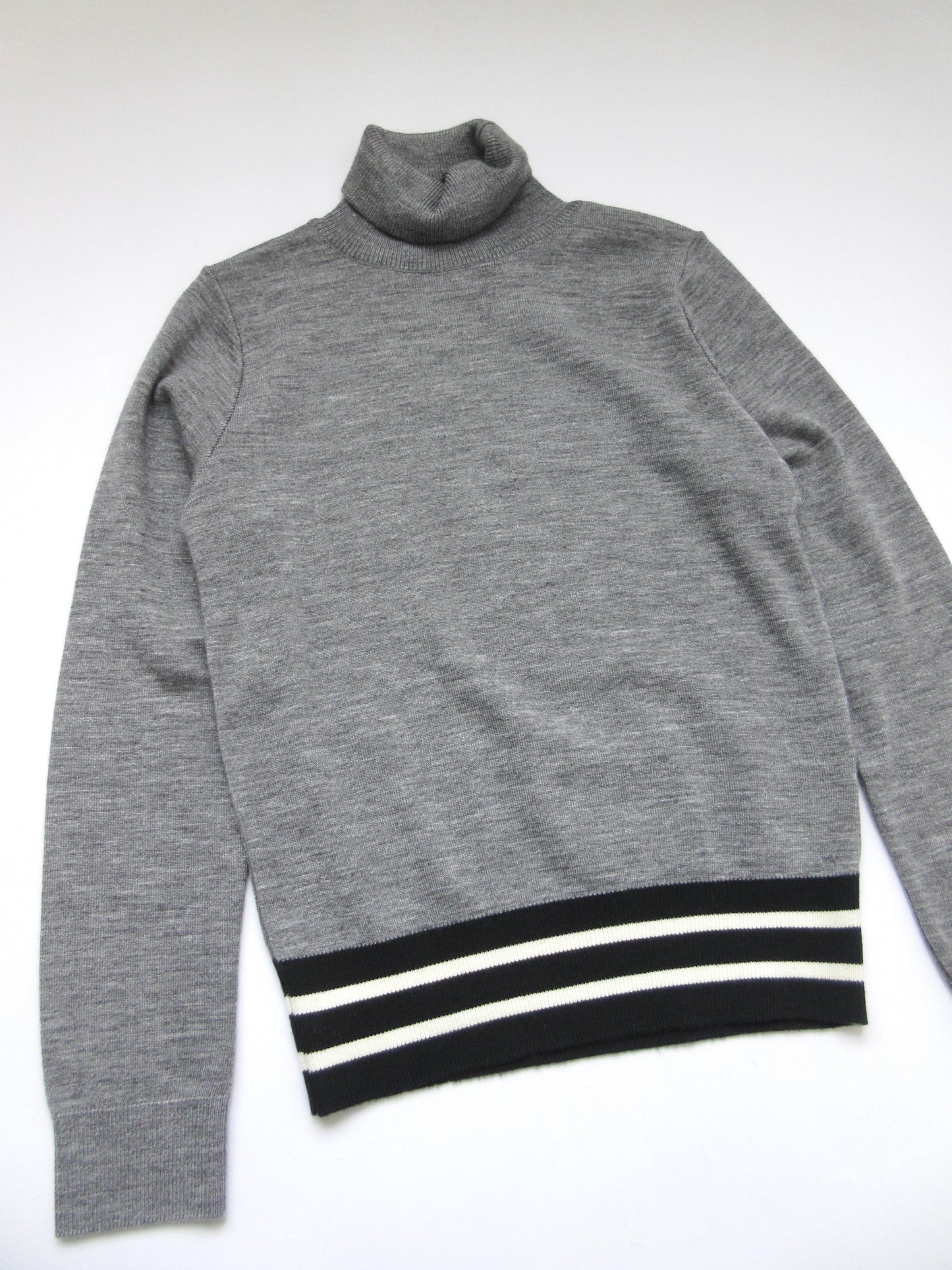 turtleneck top hem stripe