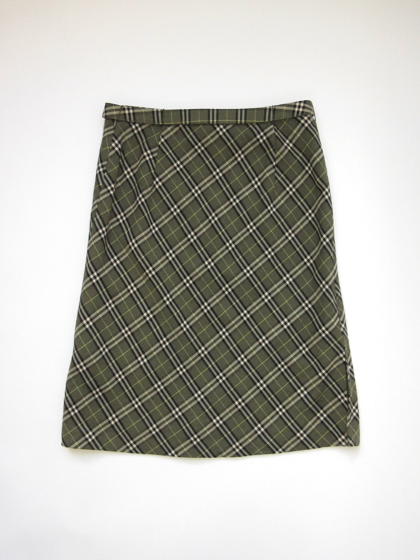 Burberry plaid skirt