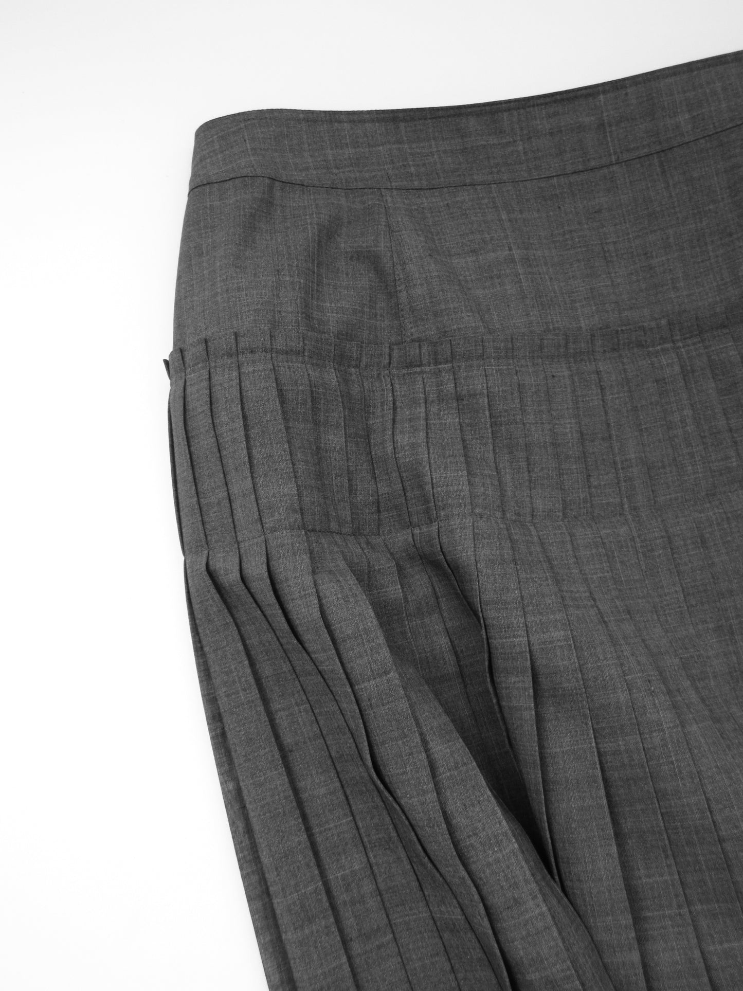 BURBERRY design pleated skirt