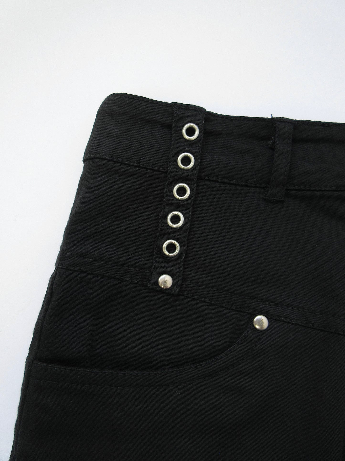 detail design tight skirt