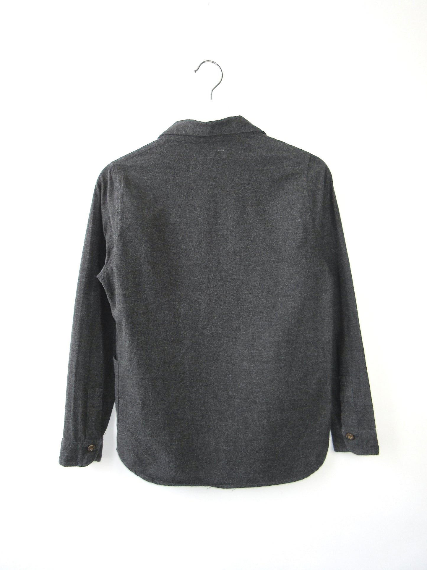 dark gray pullover shirt