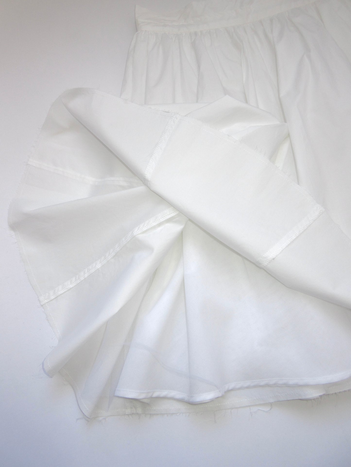 white cotton volume skirt