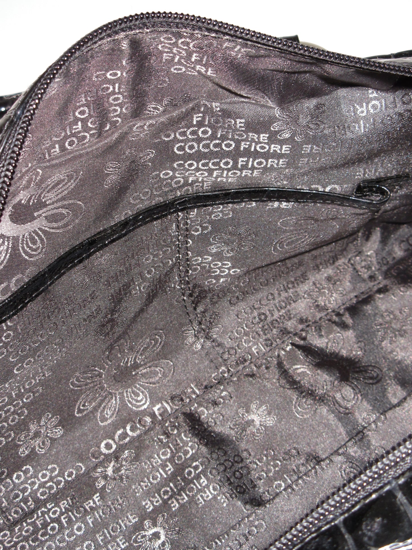 embossed enamel sholder bag