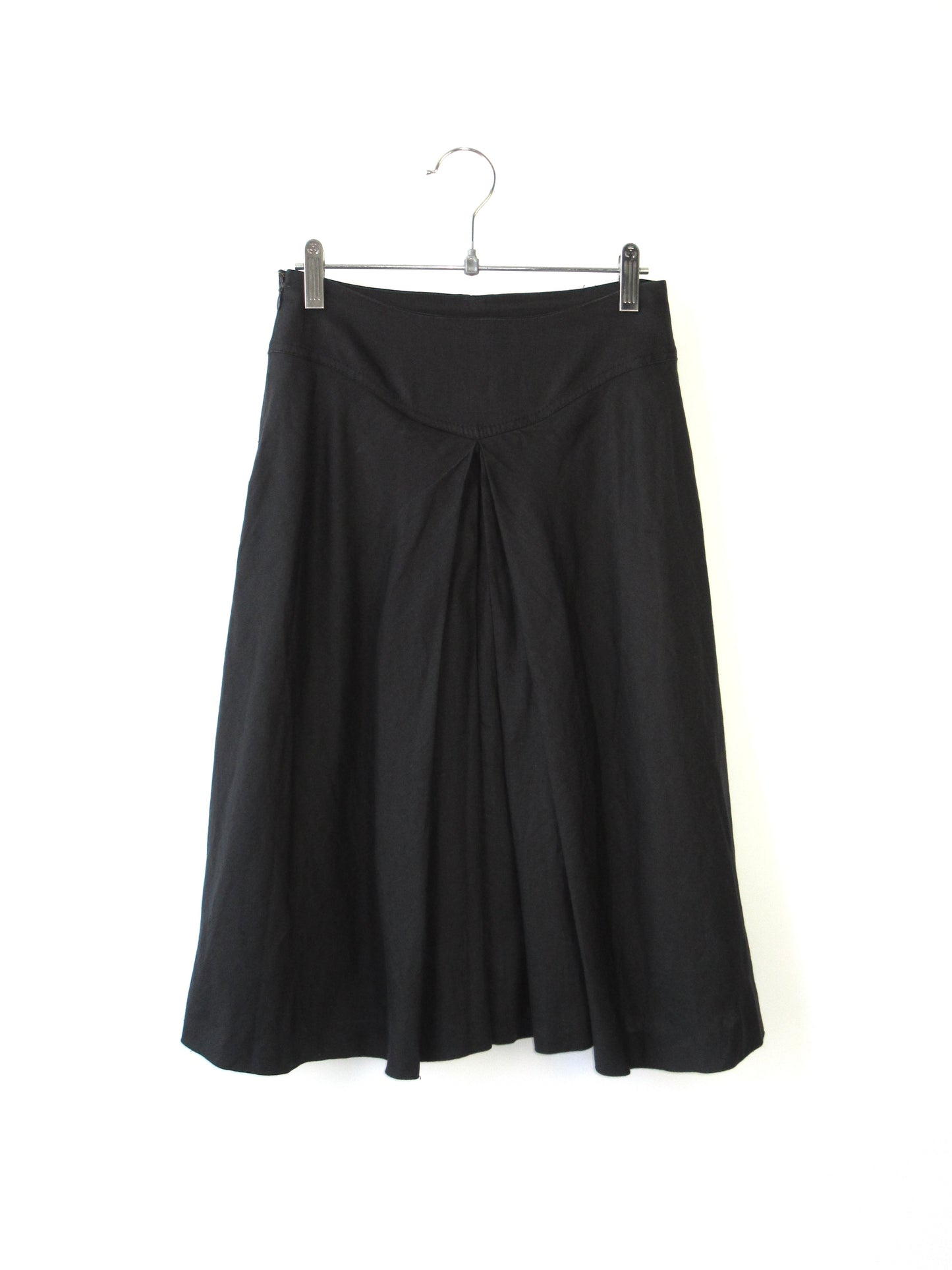 black linen skirt