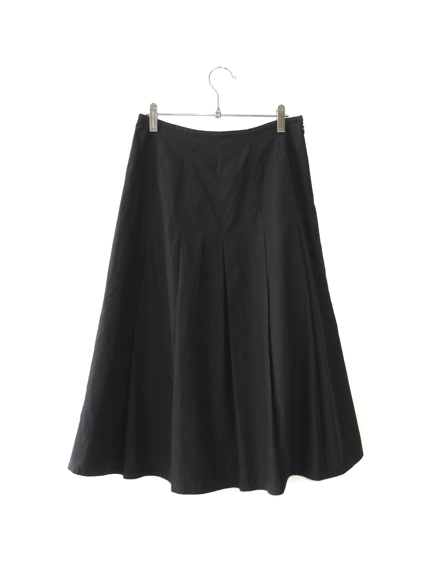 wide pleats skirt