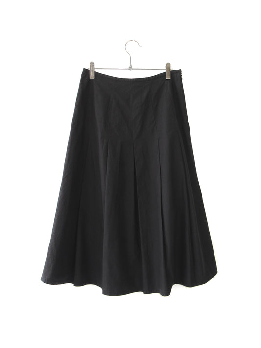 wide pleats skirt