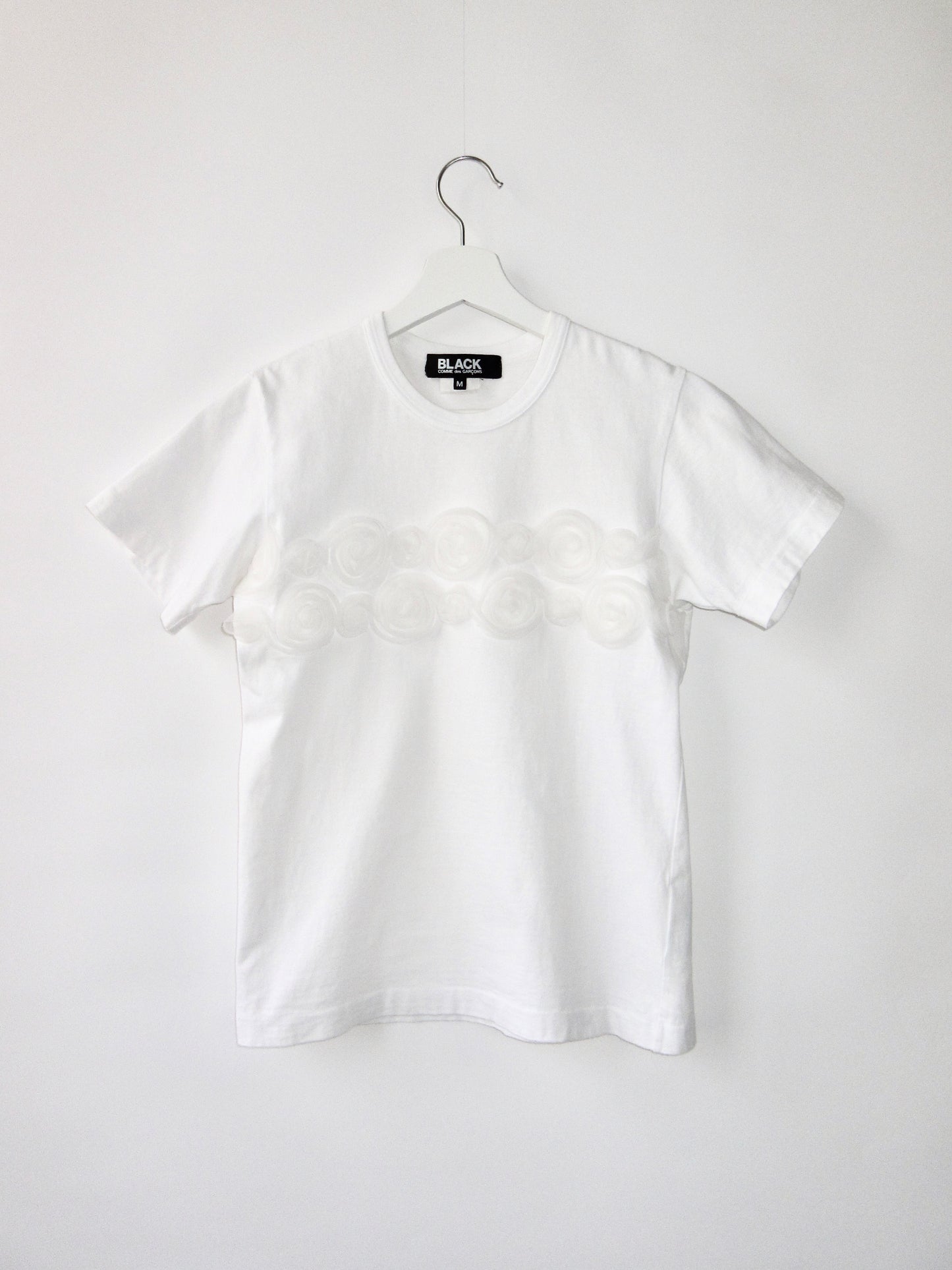 BLACK comme des garcons rose t-shirt