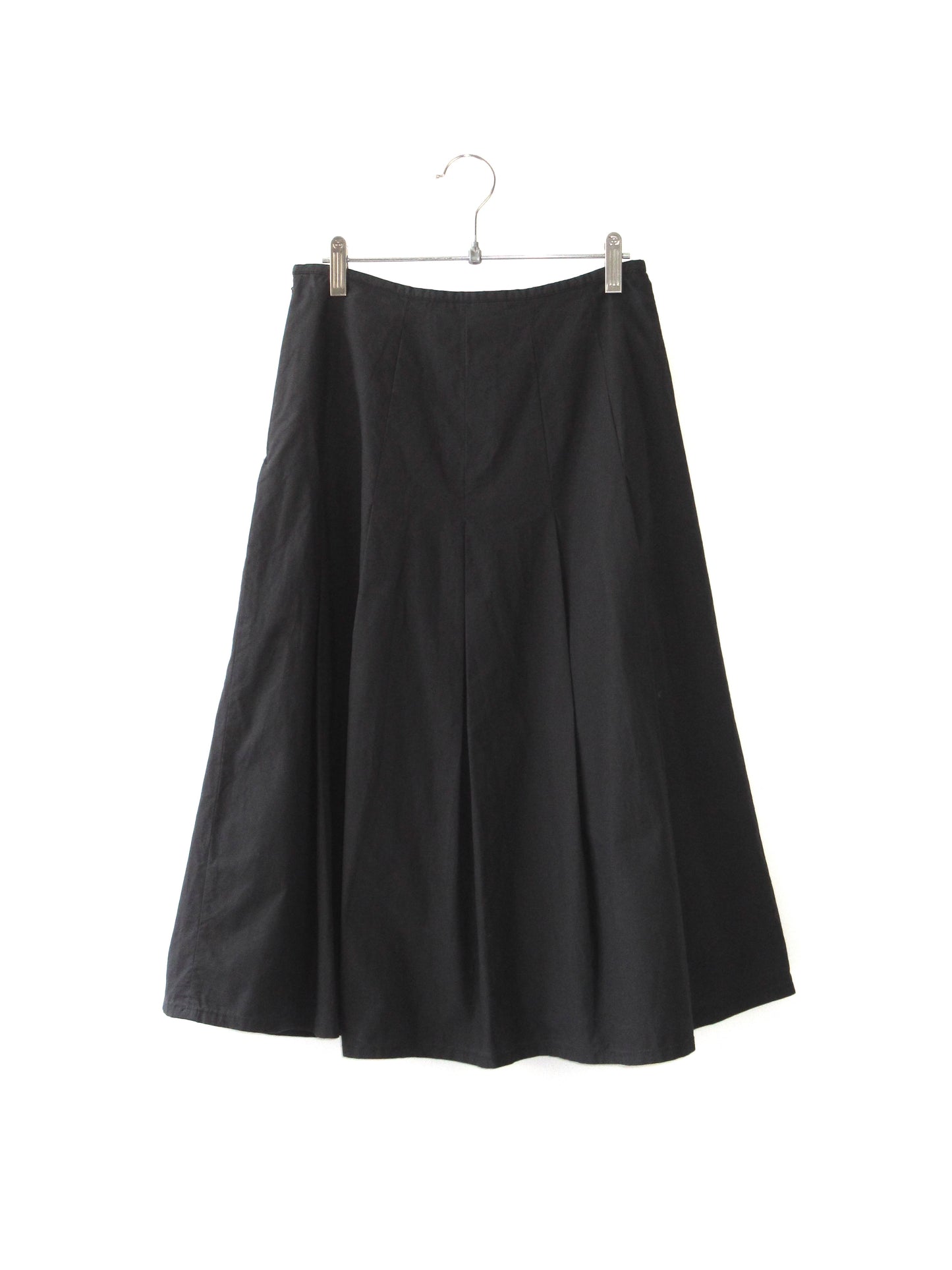 wide pleats skirt