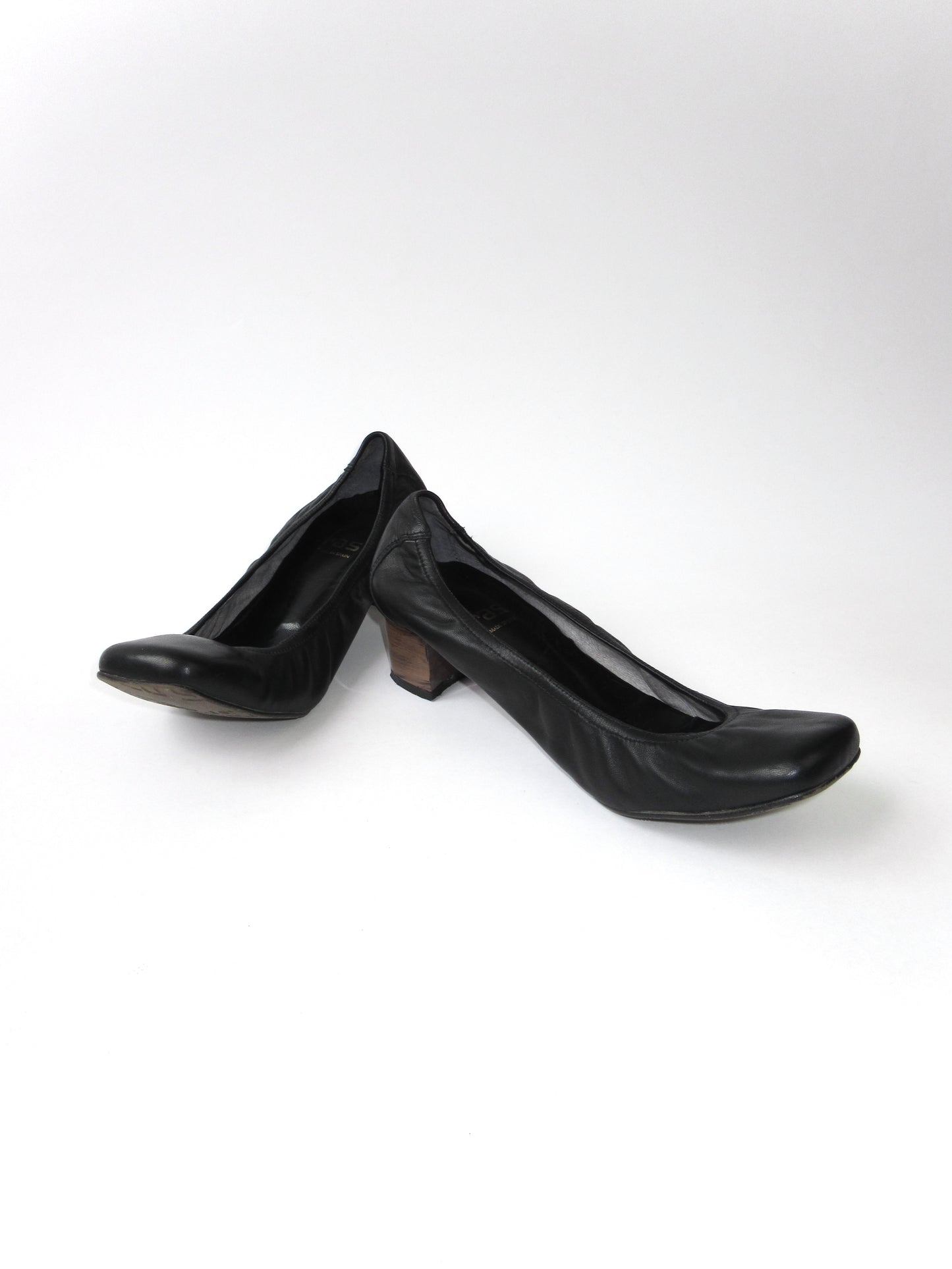 unique toe pumps