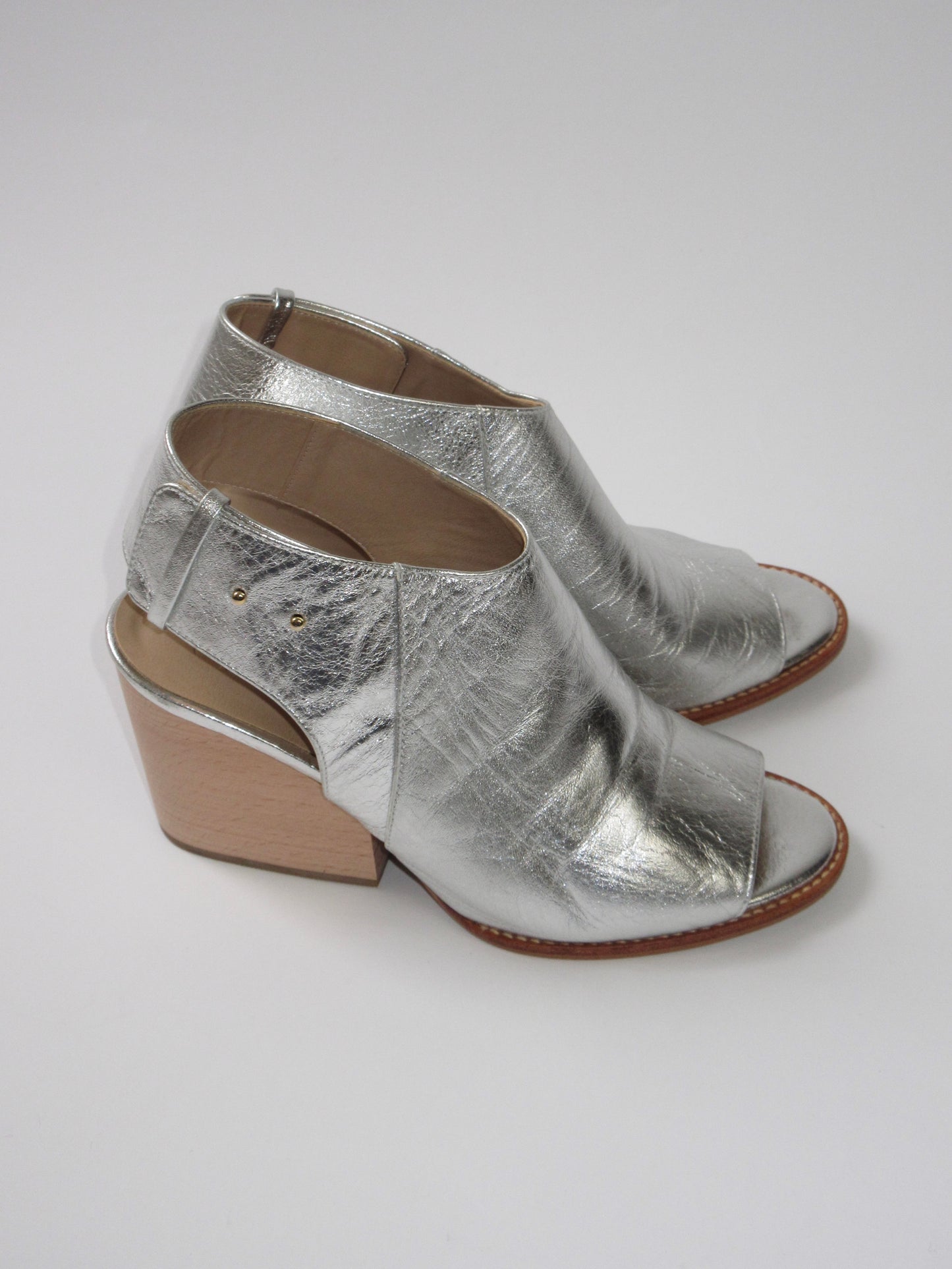 【used】silver high-heels sandals