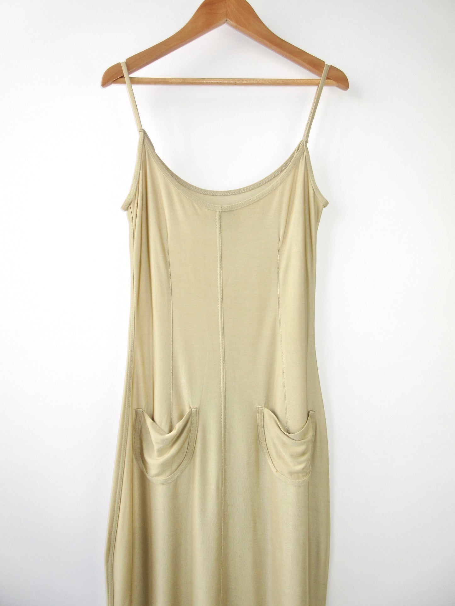 sleeveless long dress