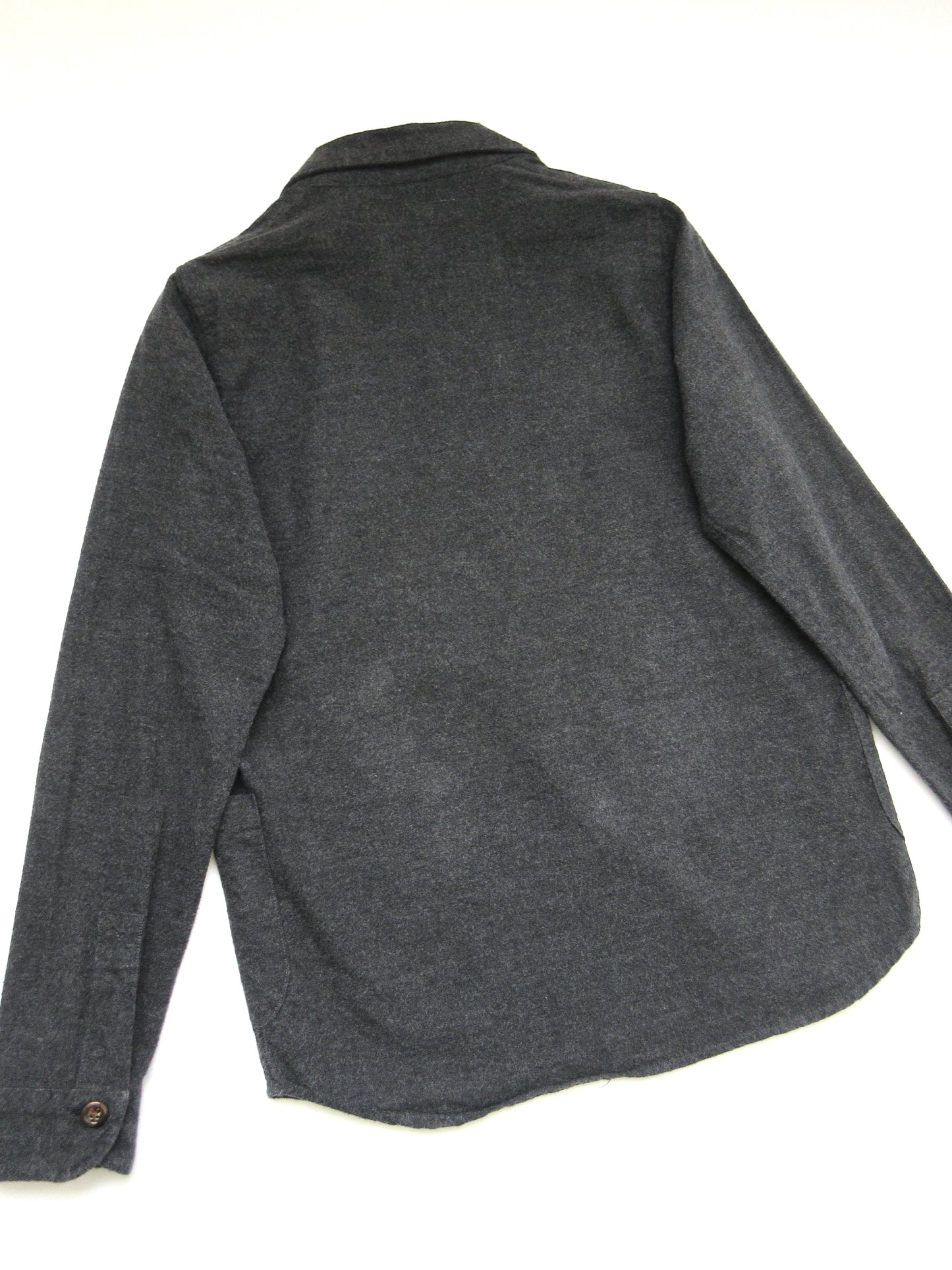 dark gray pullover shirt