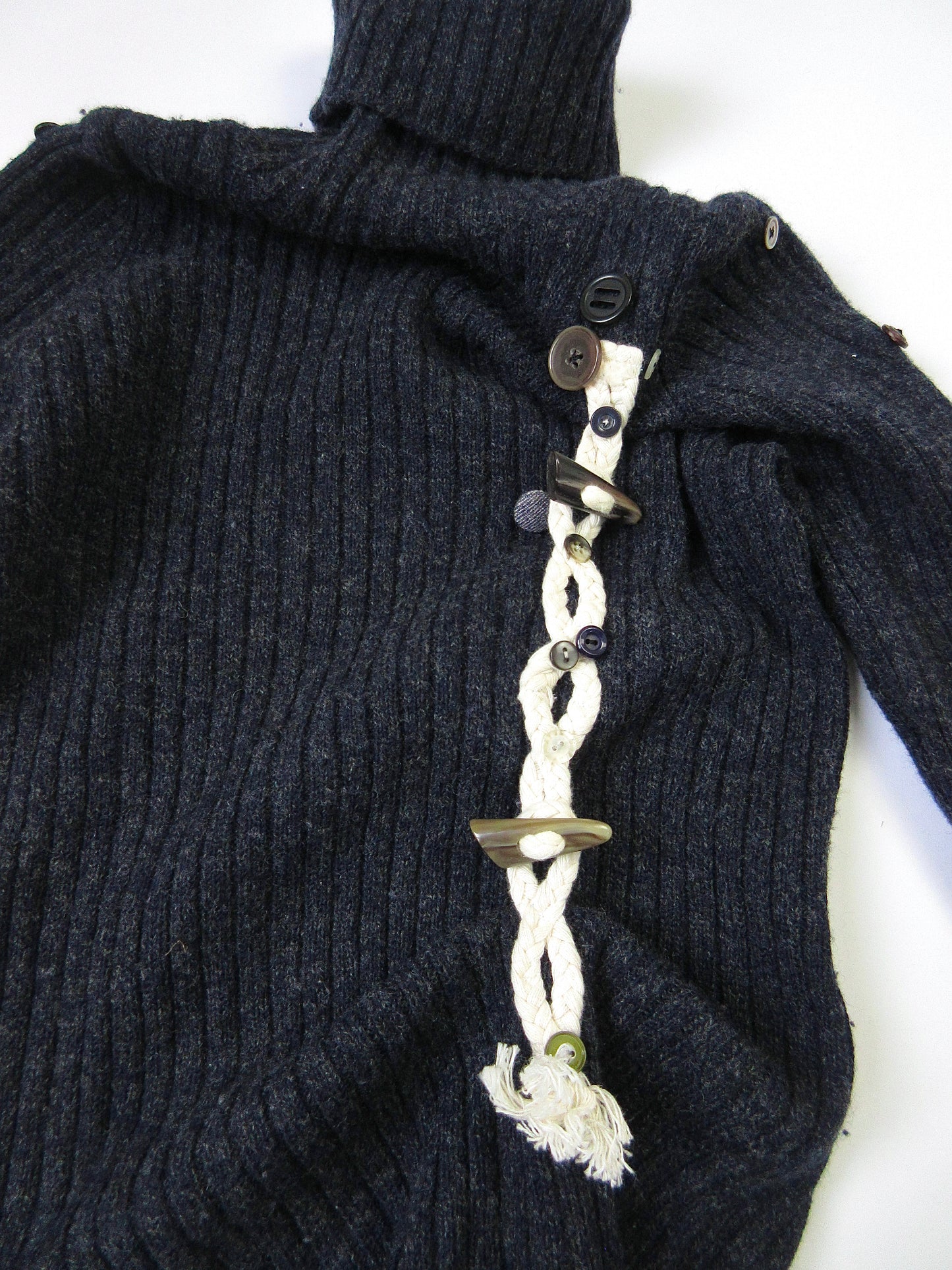 20 plait turtleneck sweater