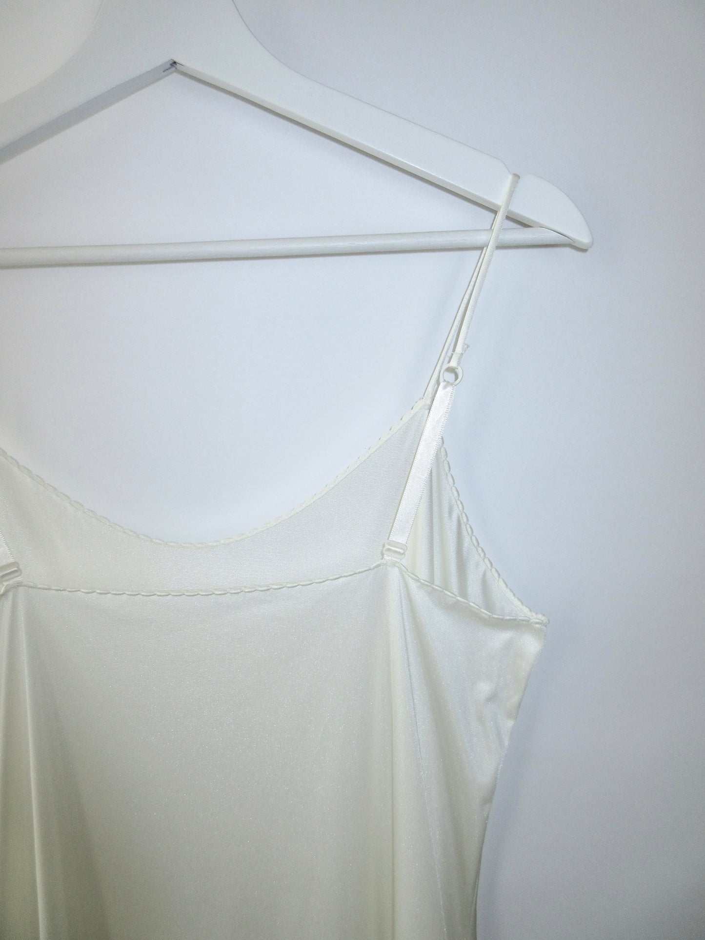 sleeveless dress offwhite