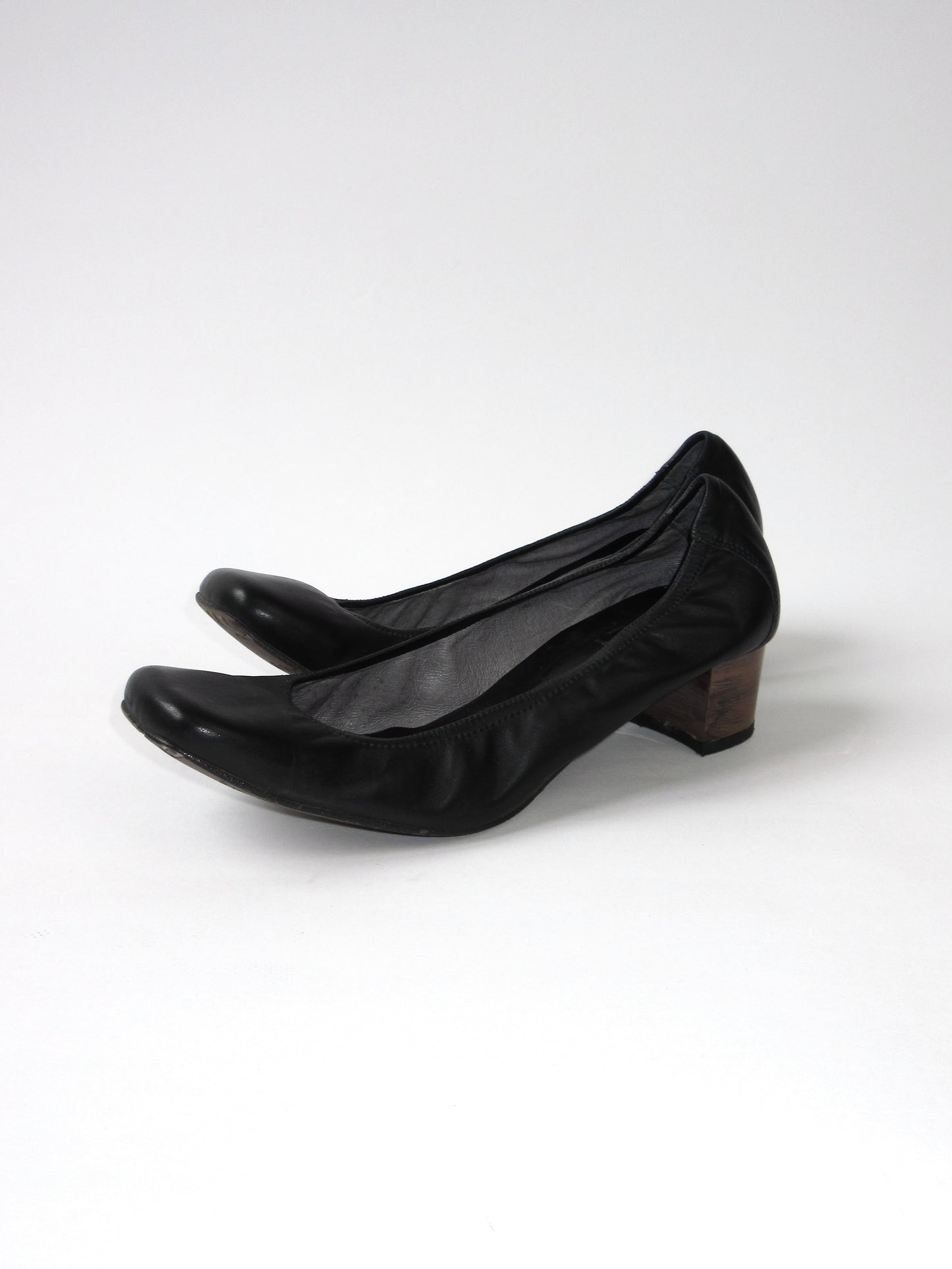 unique toe pumps