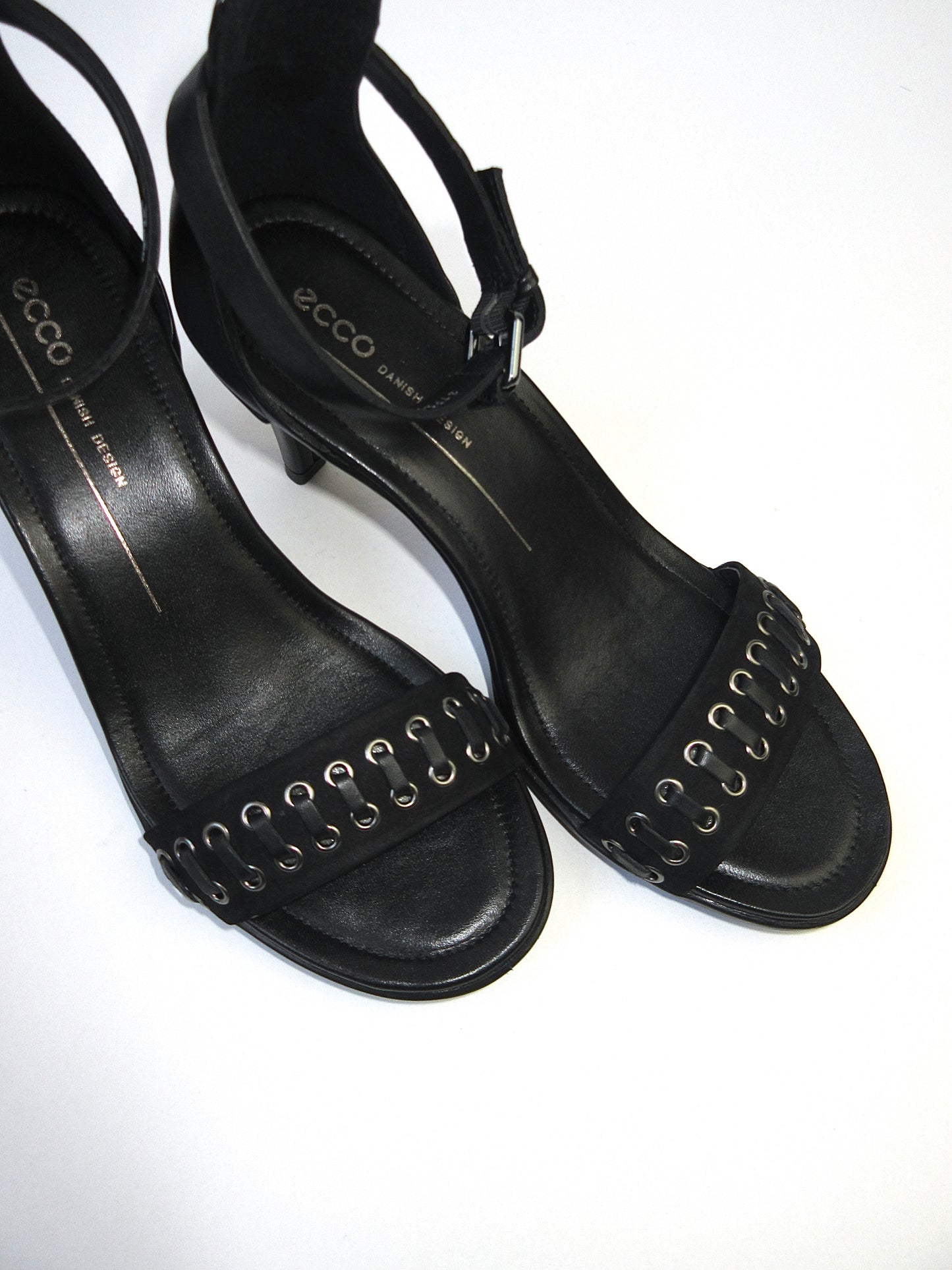 ecco eyelet design heels
