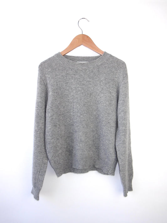 gray minimal knit