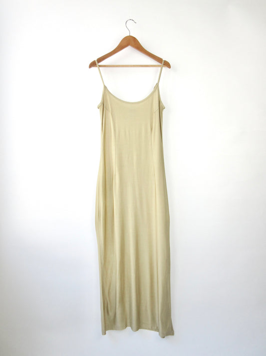 sleeveless long dress