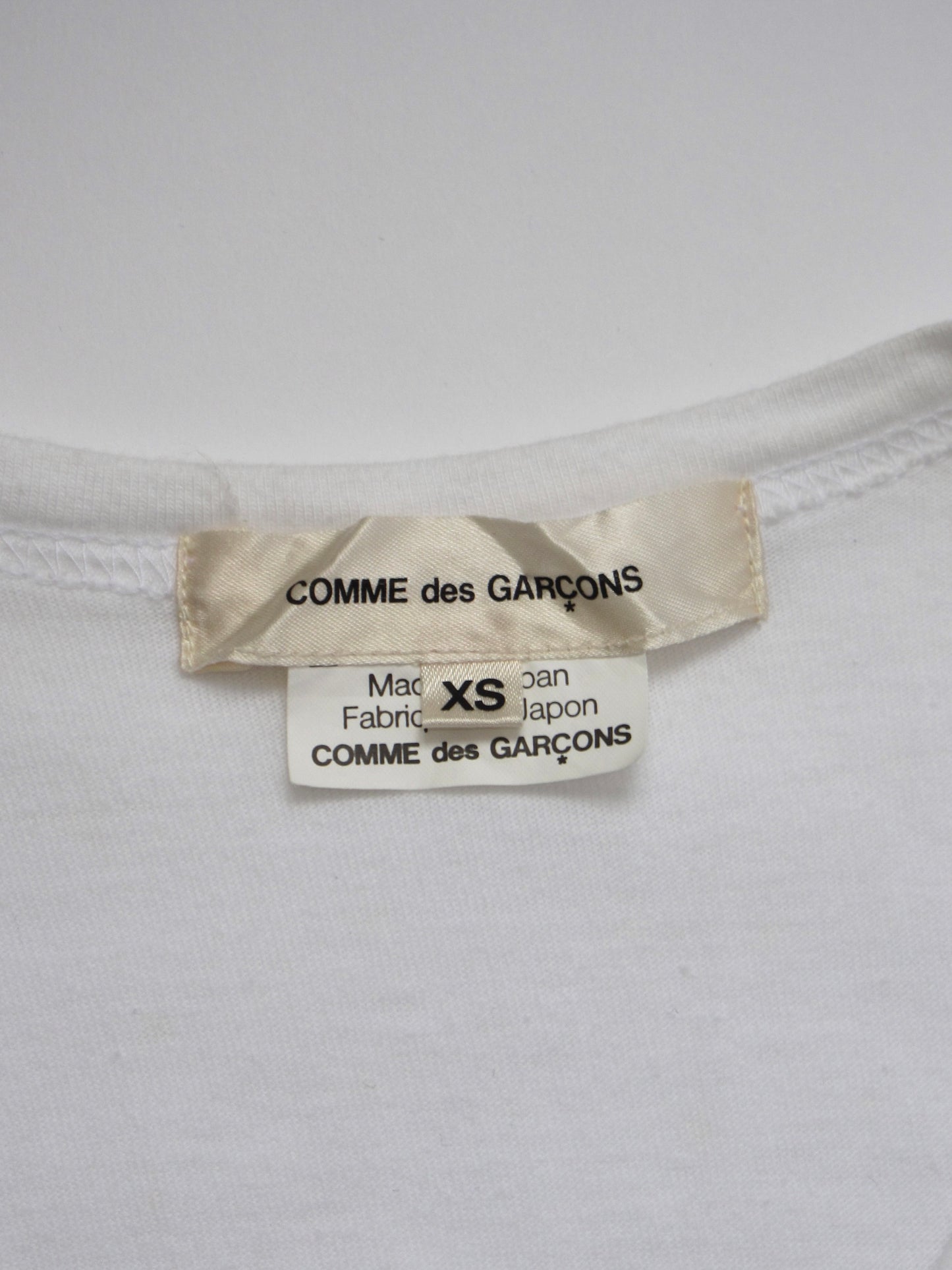 comme des garcons design t-shirt