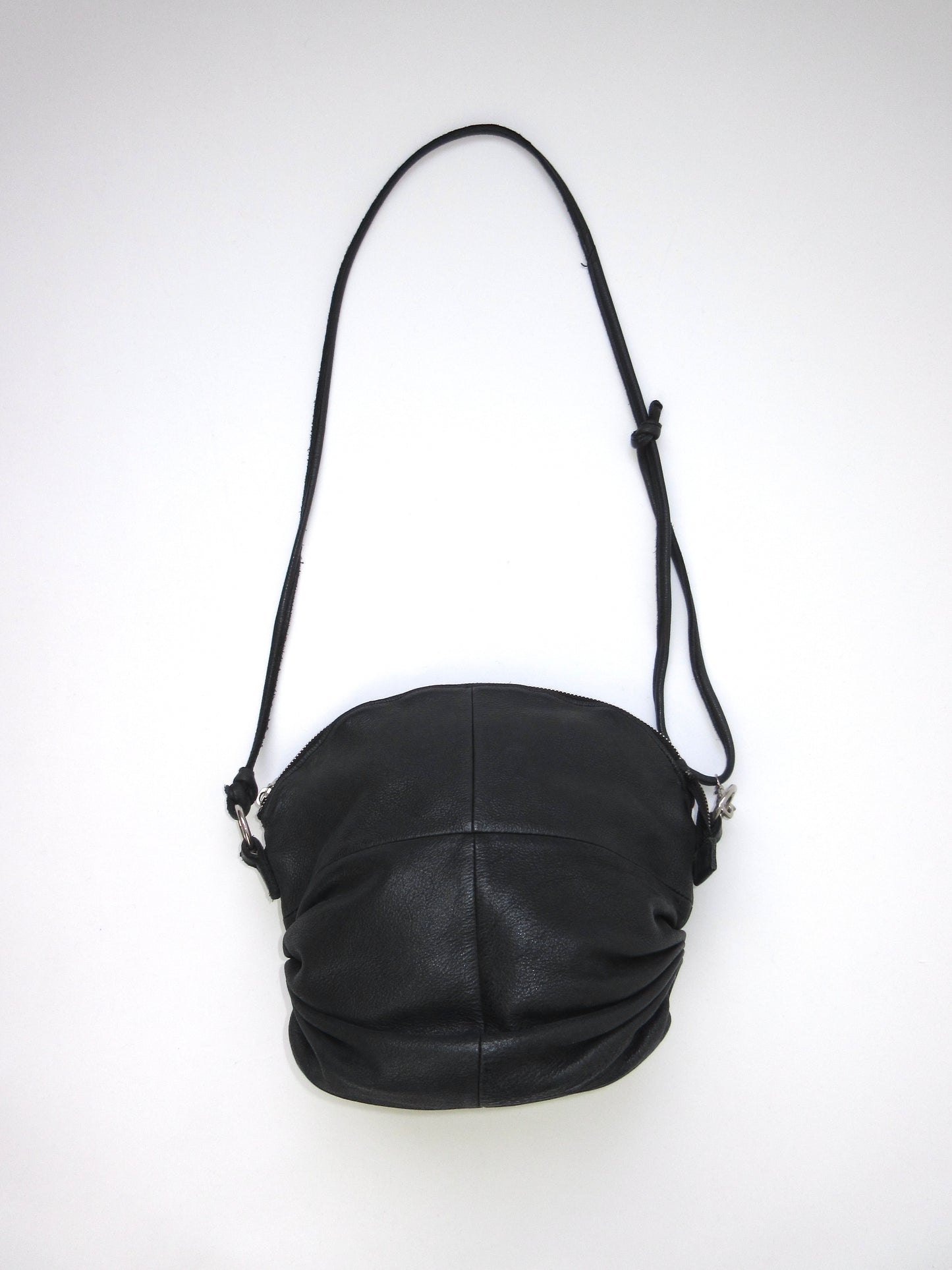 【used】round design leather bag