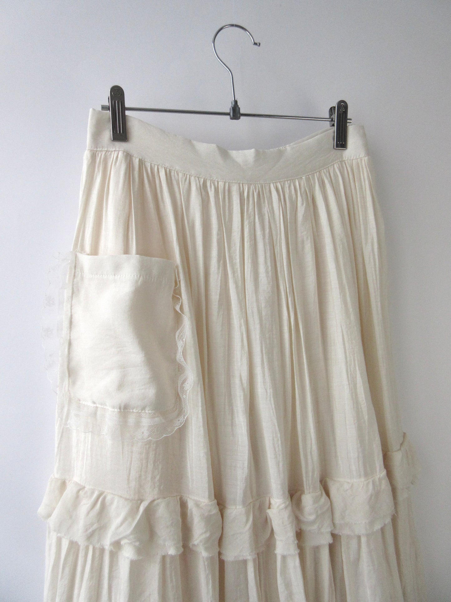 ivory volume frill skirt