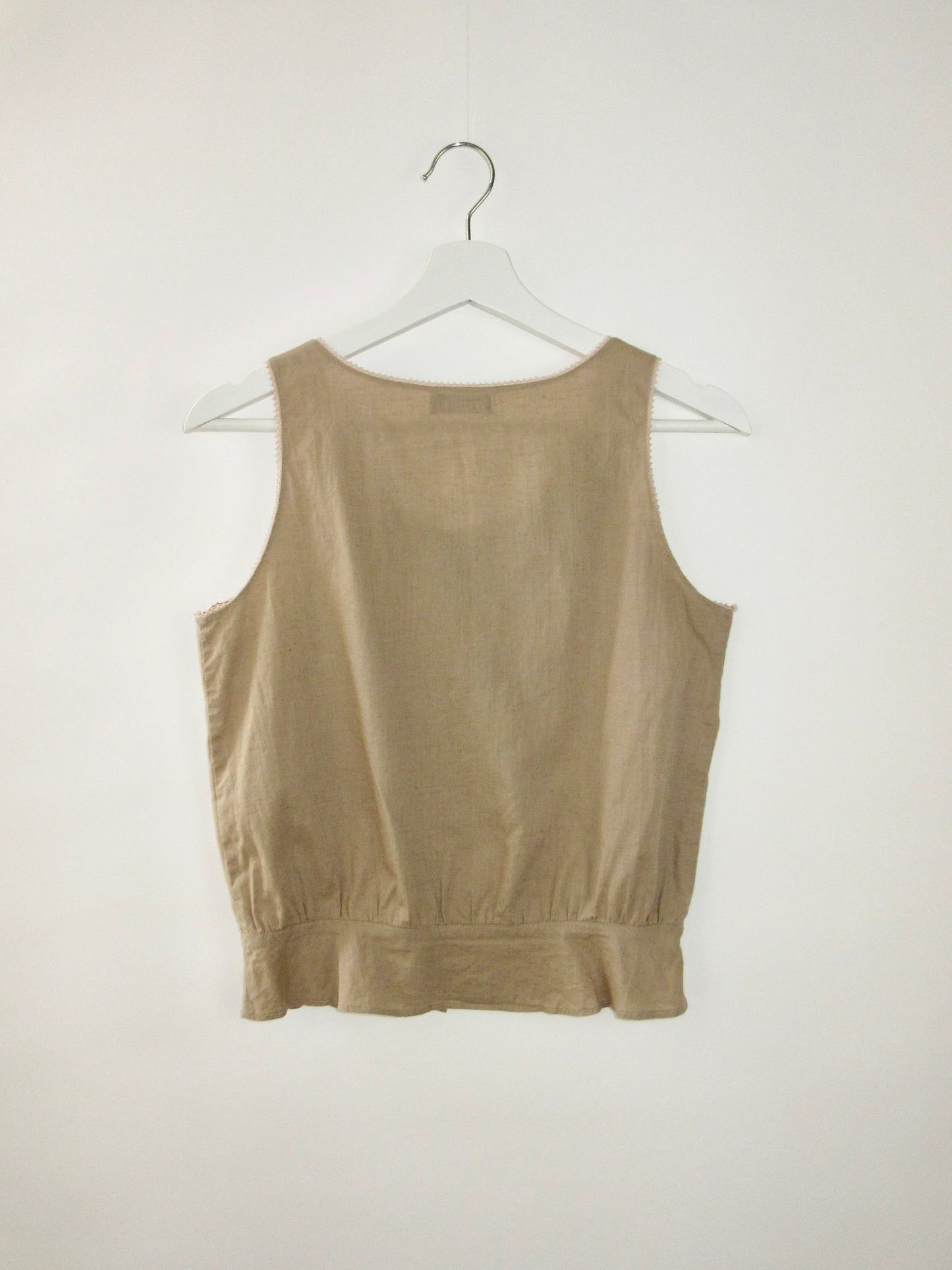 【used】sleeveless blouse