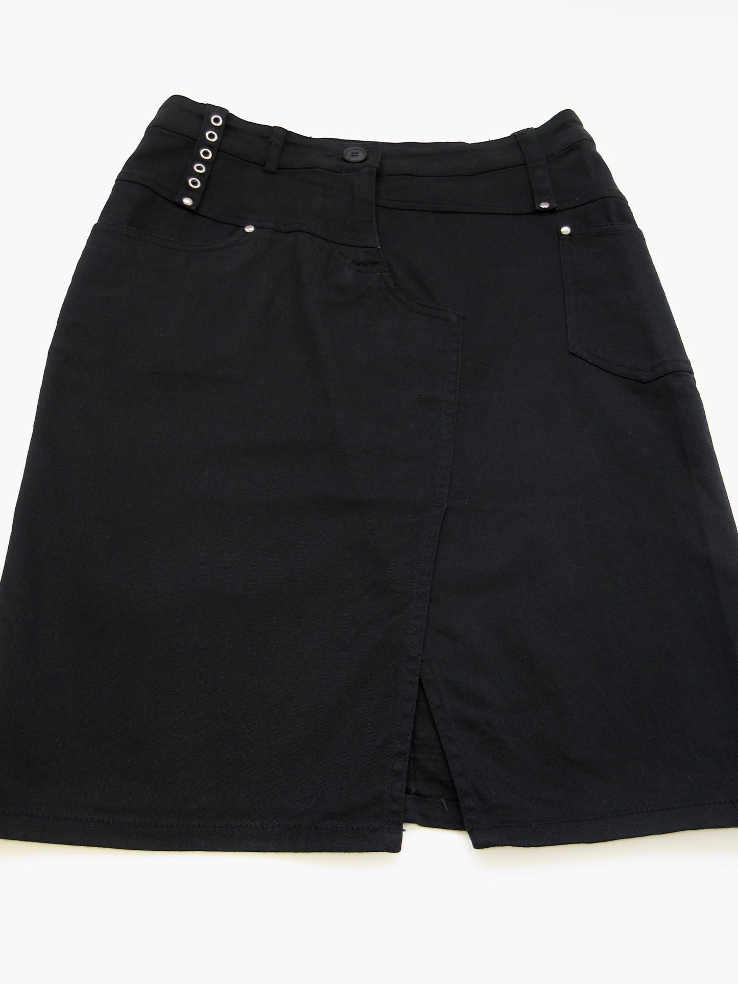 detail design tight skirt