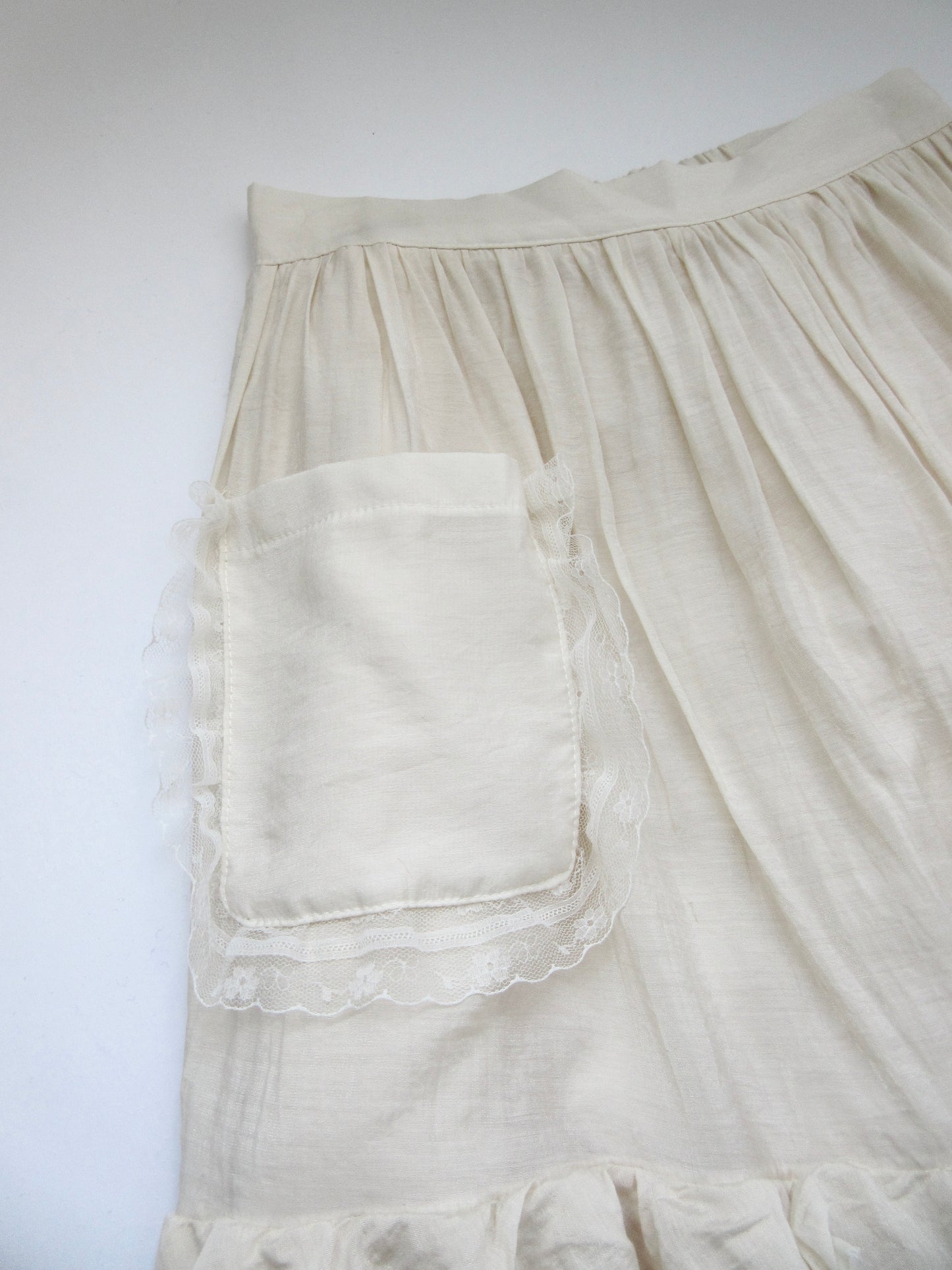 ivory volume frill skirt