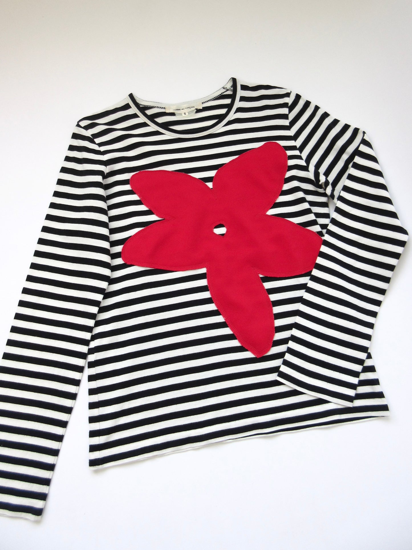 COMME des GARÇONS red flower stripe top