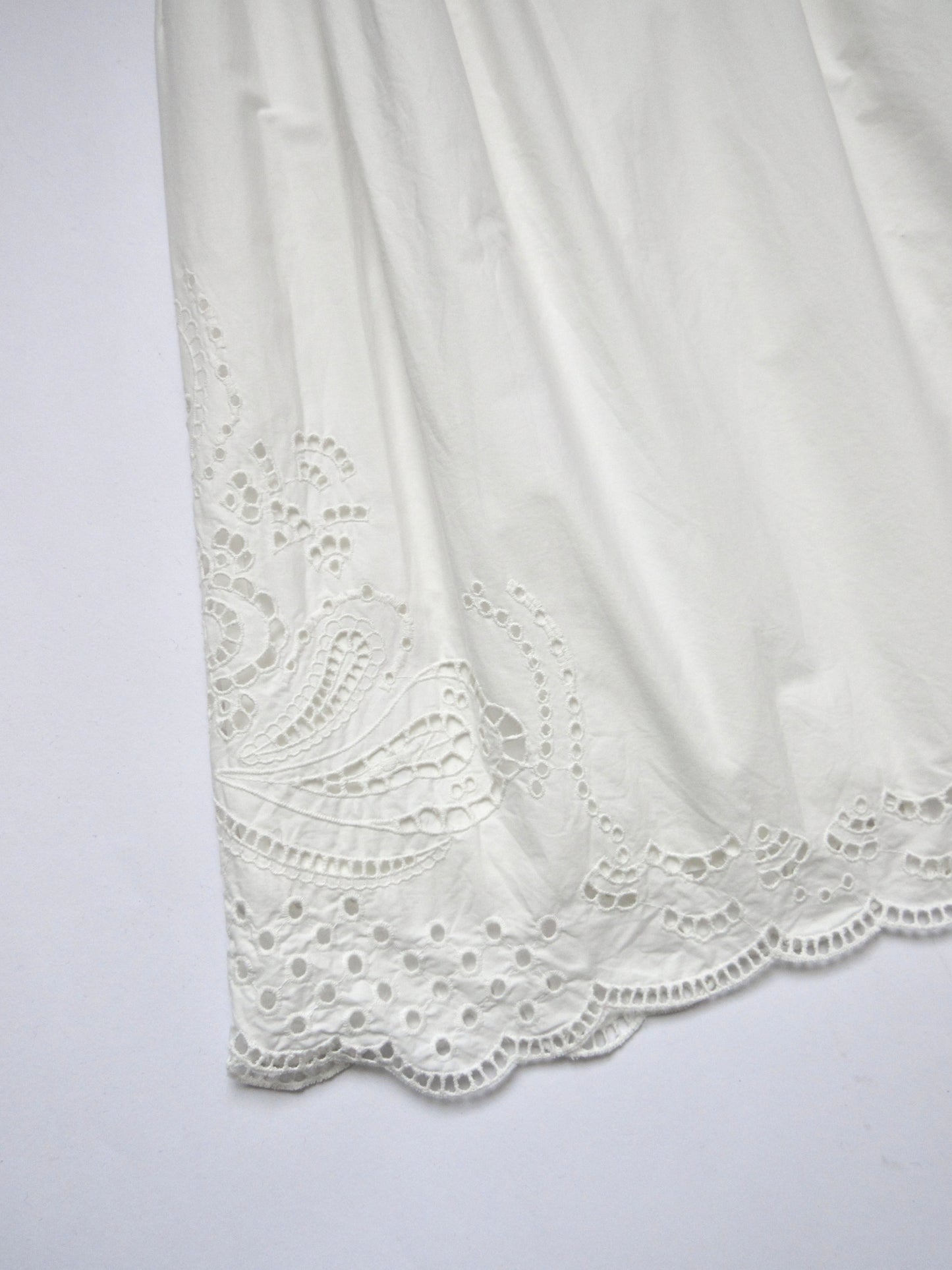 white lace skirt