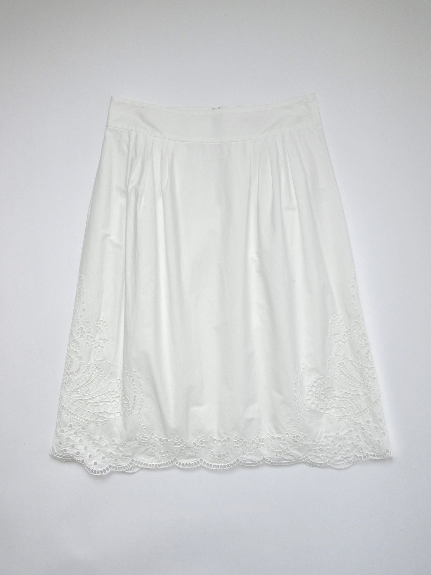 white lace skirt