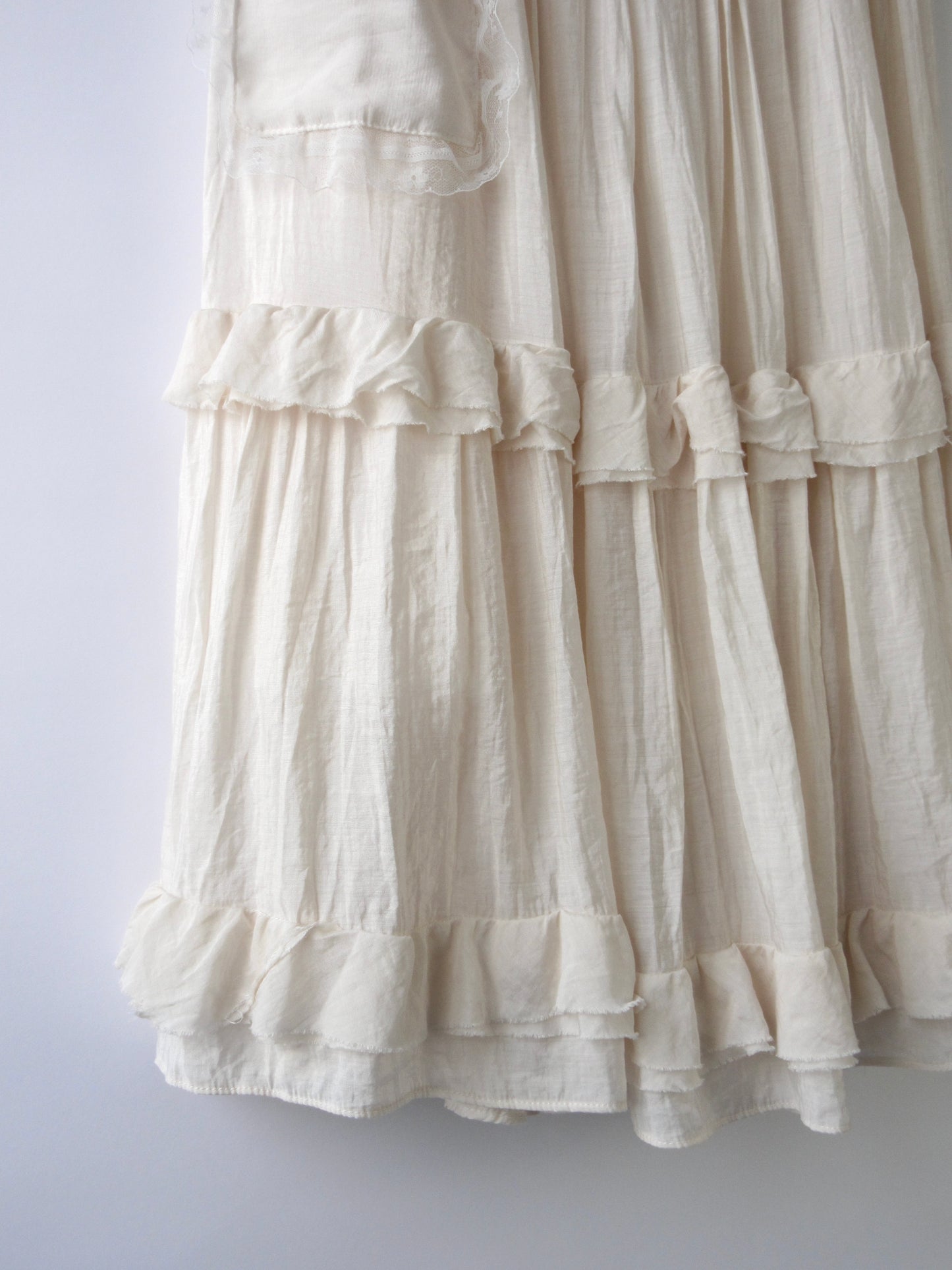 ivory volume frill skirt