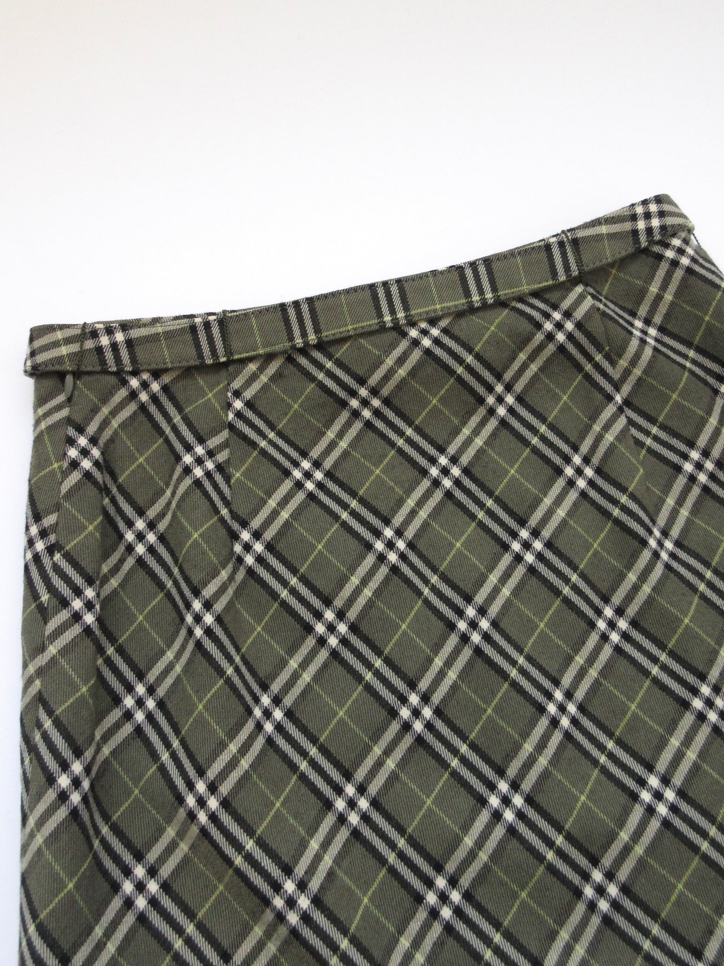 Burberry plaid skirt