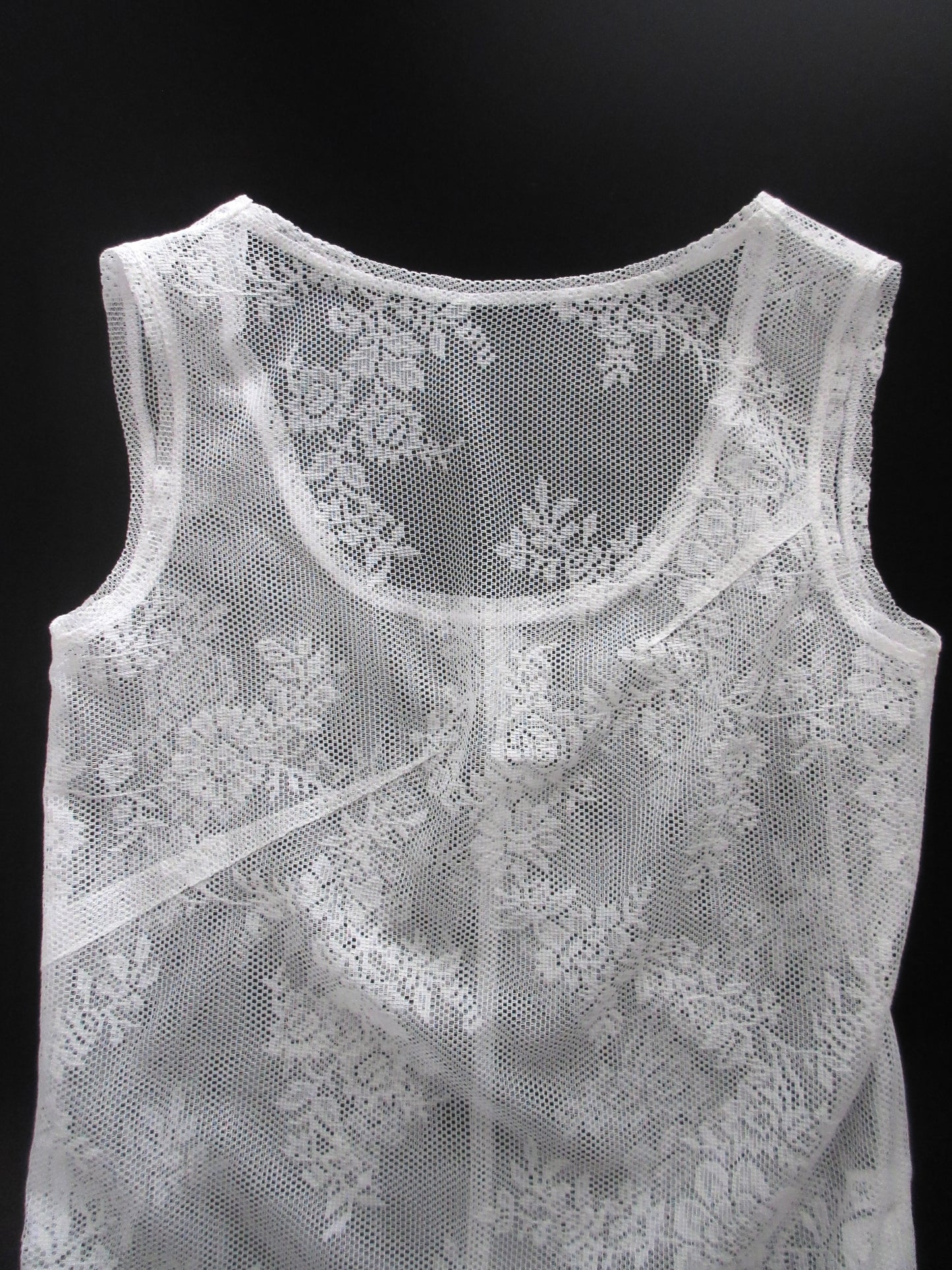 lace sleeveless top