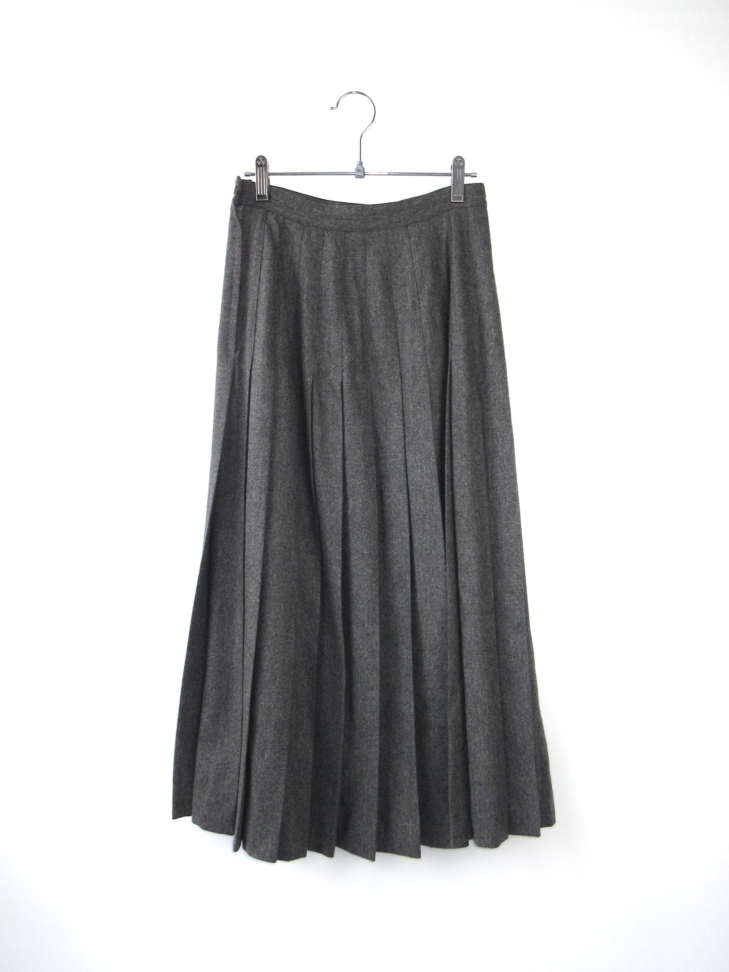 long pleats skirt