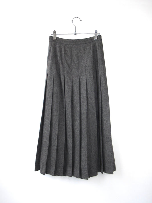 long pleats skirt