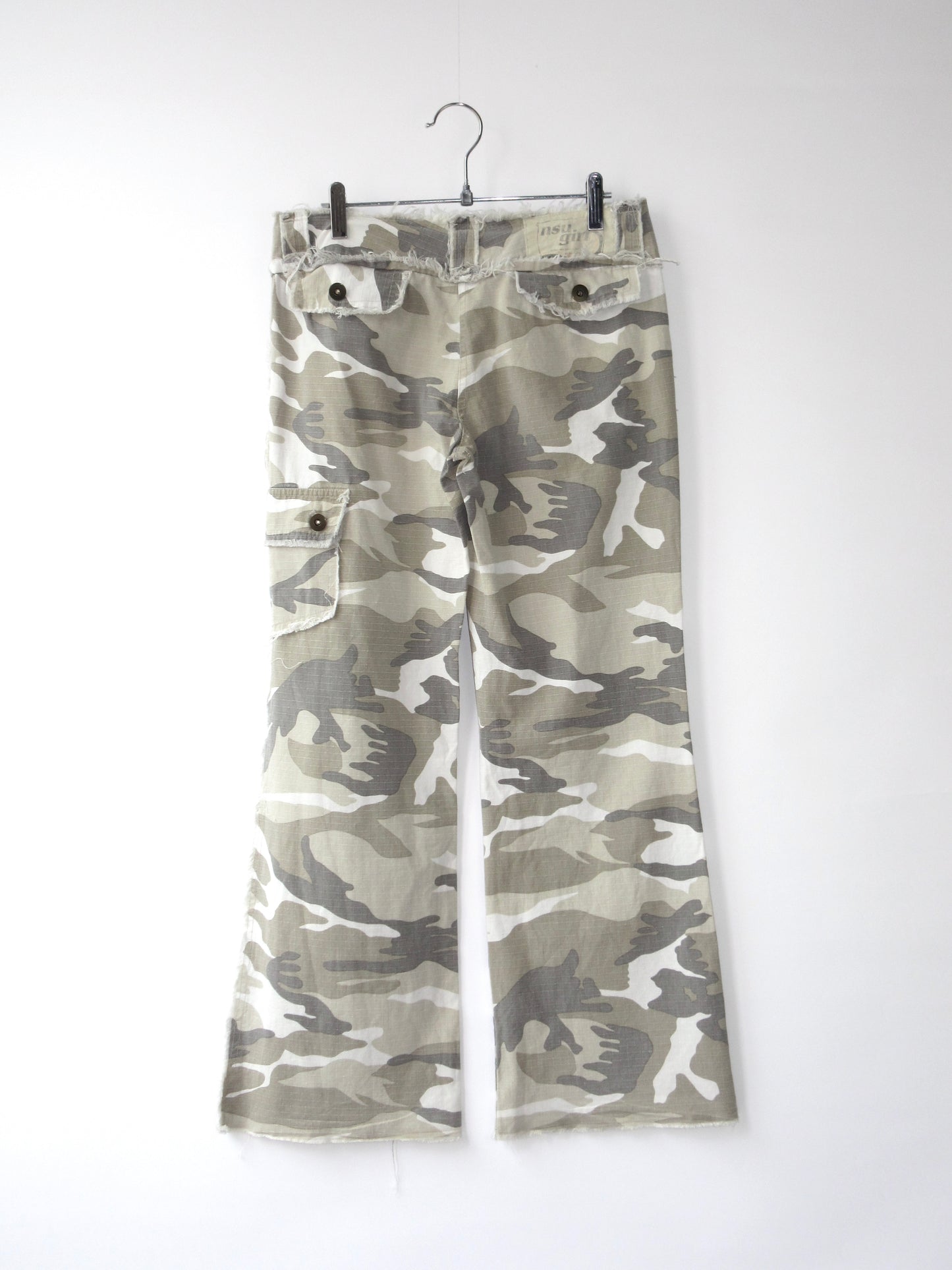 camo pattern low rise pants
